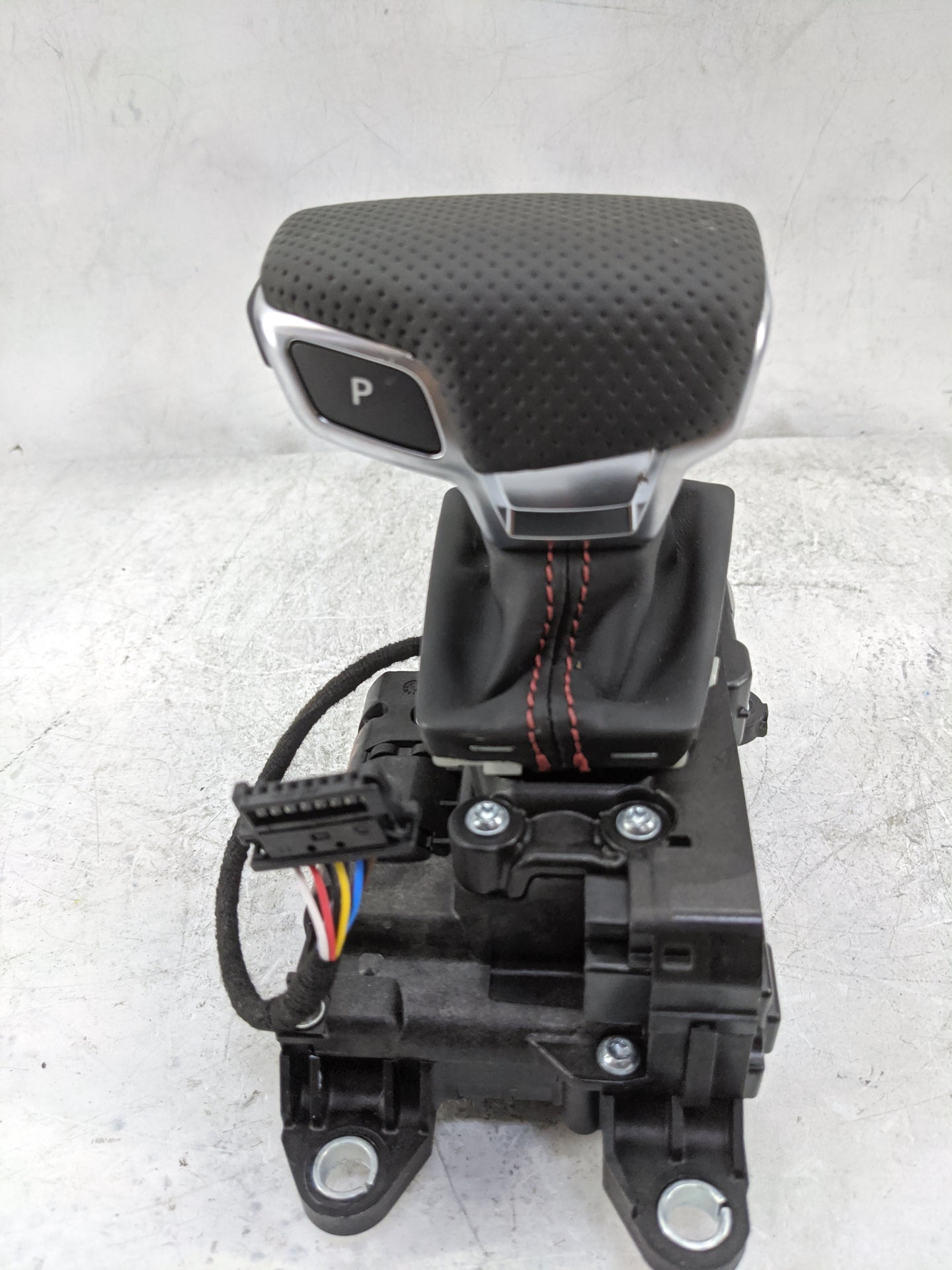2025 Audi S5 Floor Console Assembly Shifter Black - Oemusedautoparts1.com