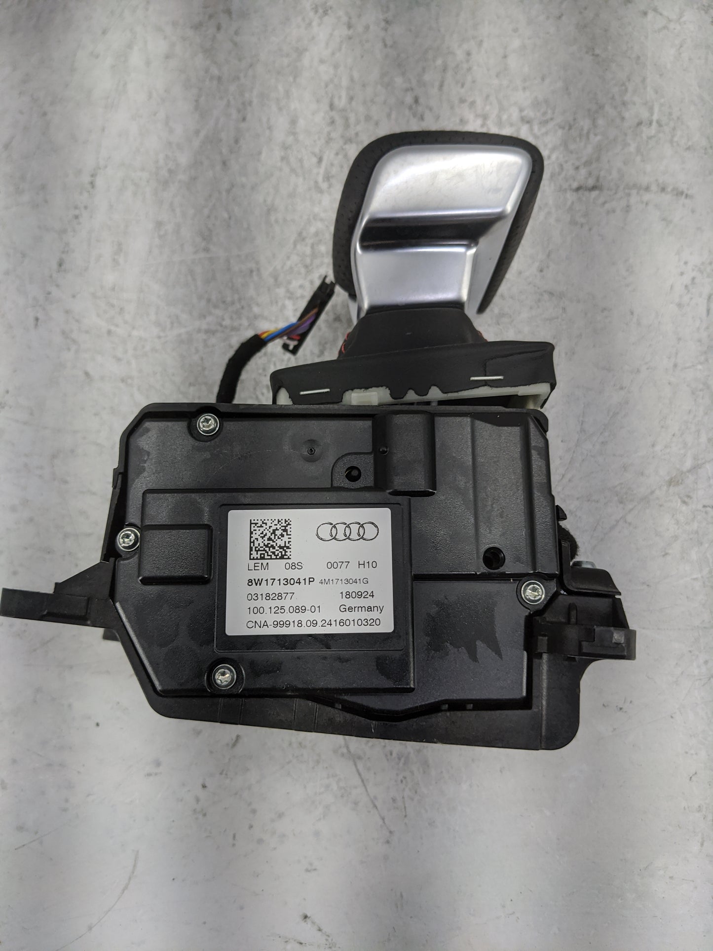 2025 Audi S5 Floor Console Assembly Shifter Black - Oemusedautoparts1.com