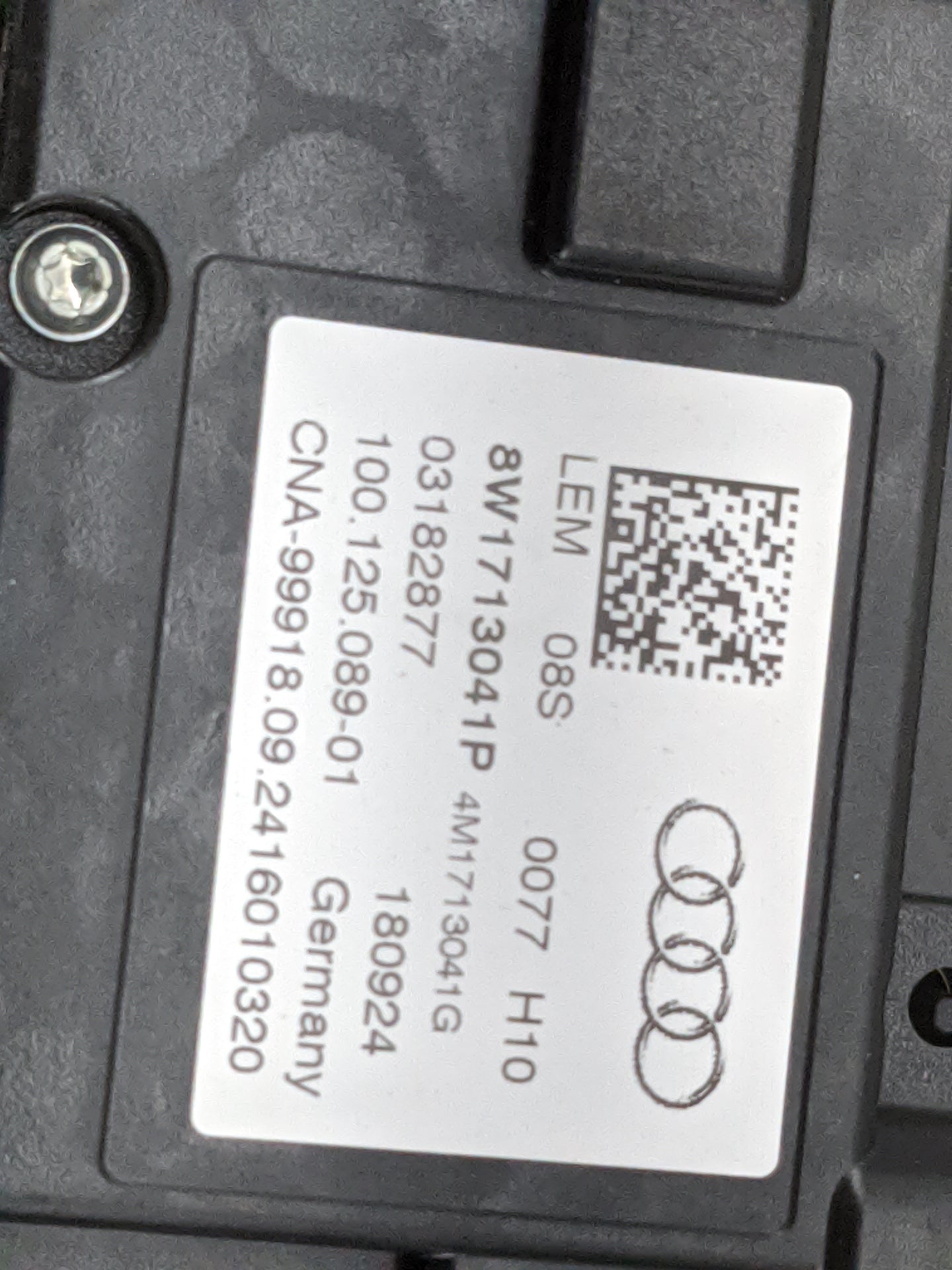 2025 Audi S5 Floor Console Assembly Shifter Black - Oemusedautoparts1.com