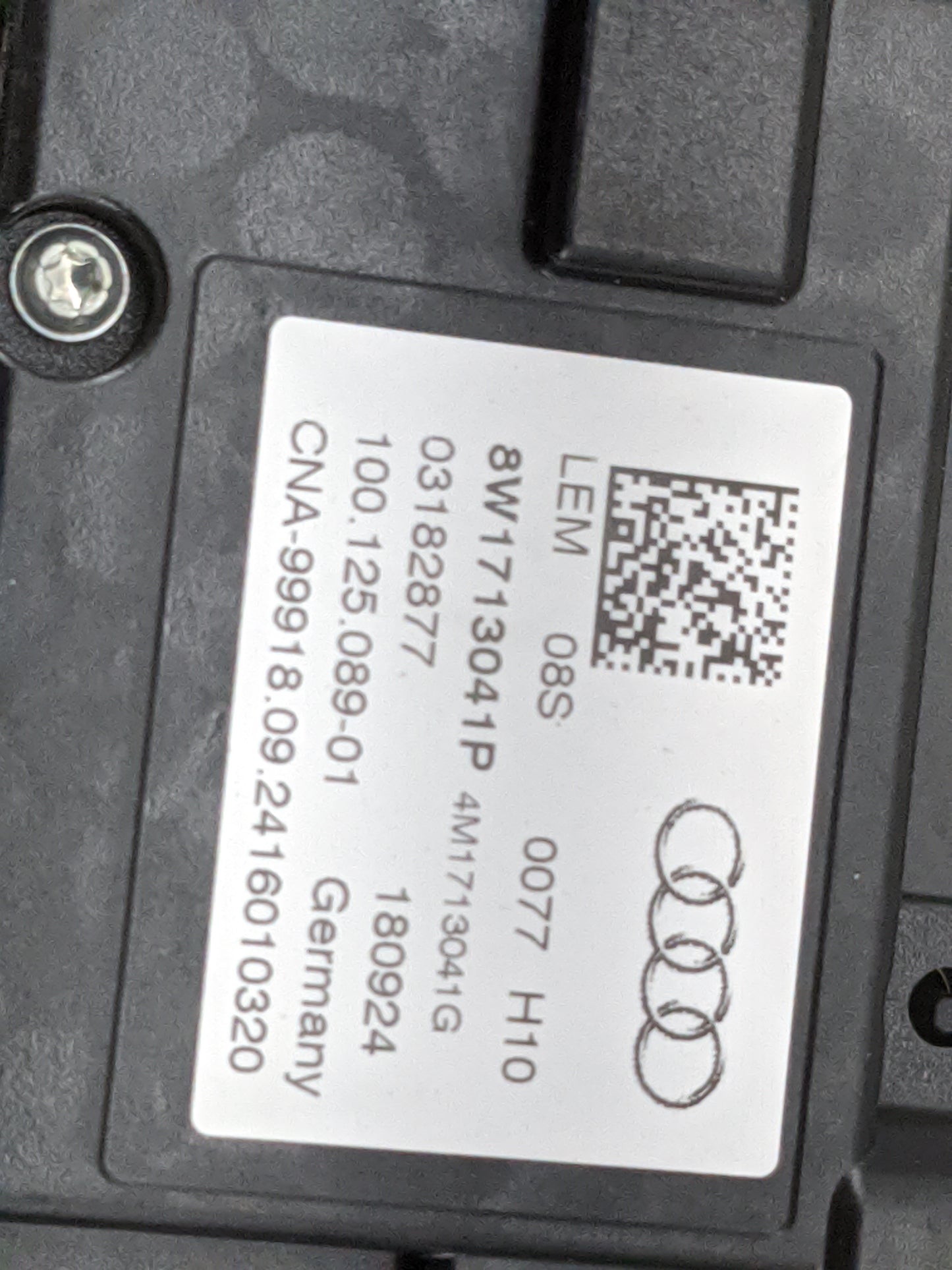2025 Audi S5 Floor Console Assembly Shifter Black - Oemusedautoparts1.com