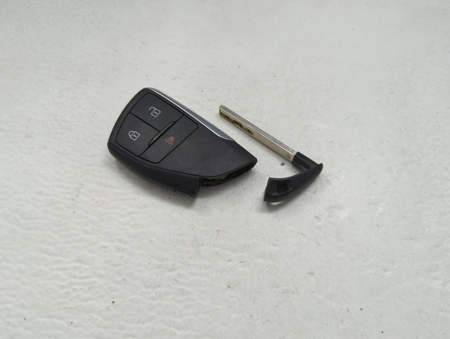 Buick Envision Keyless Entry Remote Fob YG0G21TB2 13555294 | 13560549 | 13537966 - Oemusedautoparts1.com