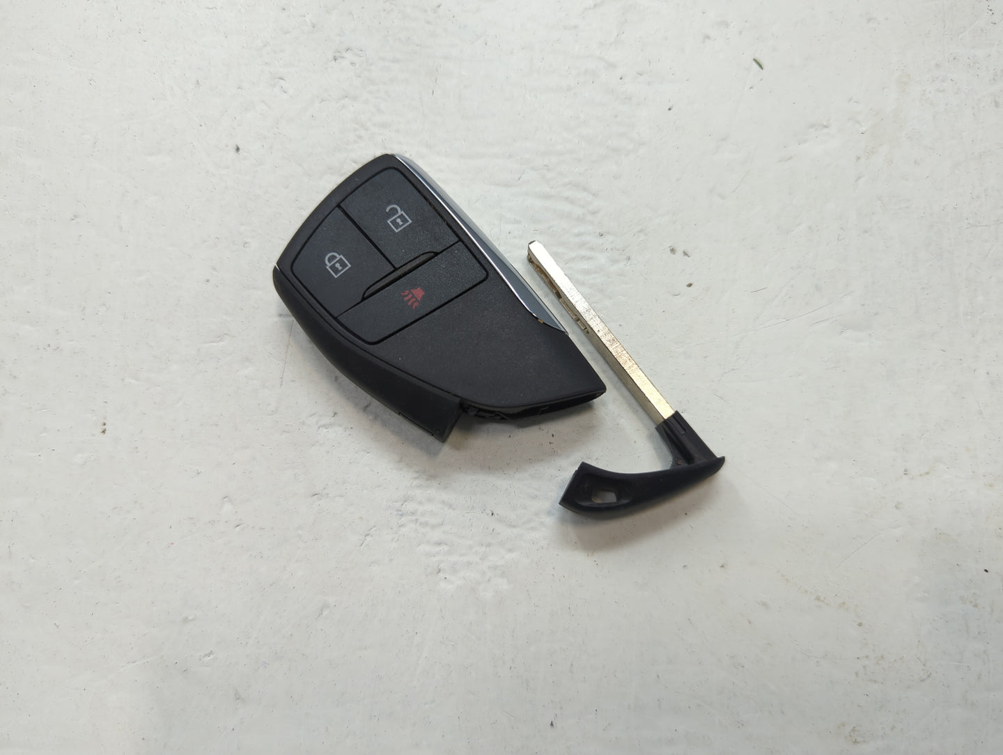 Chevrolet Colorado Keyless Entry Remote Fob YG0G21TB2 3 buttons - Oemusedautoparts1.com