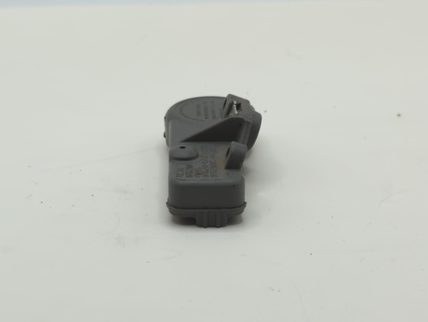 2025 Chevrolet Express 2500 Tire Pressure Monitoring System Sensor Tpms - Oemusedautoparts1.com