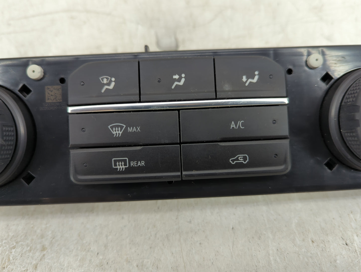 2022 Chevrolet Silverado 1500 Climate Control Module Temperature AC/Heater Replacement P/N:86782999 Fits OEM Used Auto Parts