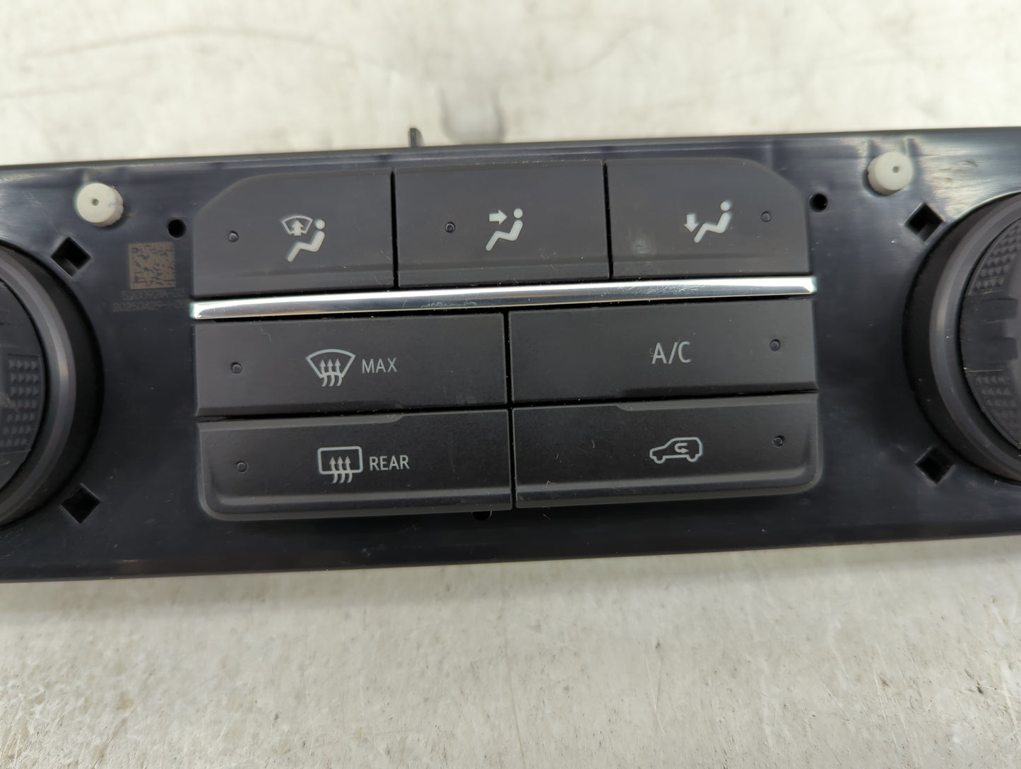 2022 Chevrolet Silverado 1500 Climate Control Module Temperature AC/Heater Replacement P/N:86782999 Fits OEM Used Auto Parts