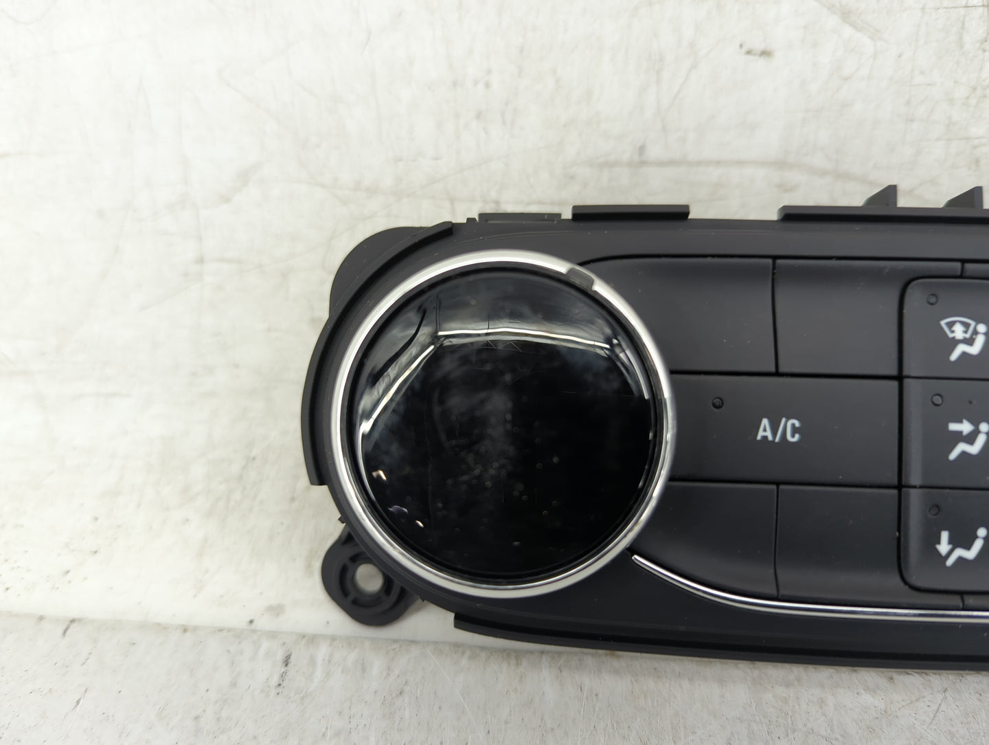 2021-2022 Chevrolet Trailblazer Climate Control Module Temperature AC/Heater Replacement P/N:545290509 42854935 Fits OEM Use