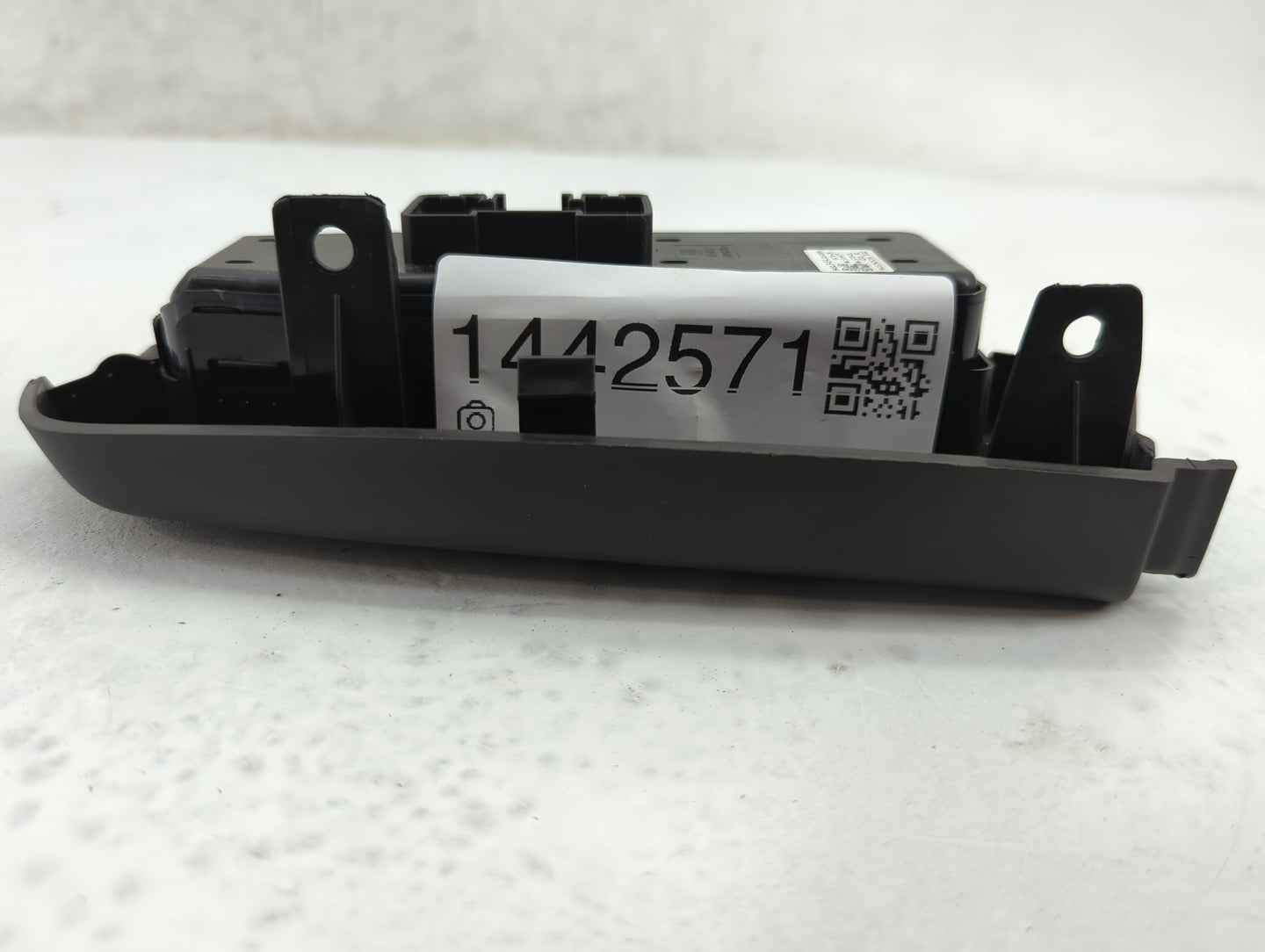 2021-2022 Chevrolet Trailblazer Master Power Window Switch Replacement Driver Side Left P/N:84513464 84513464-D1A189A Fits O
