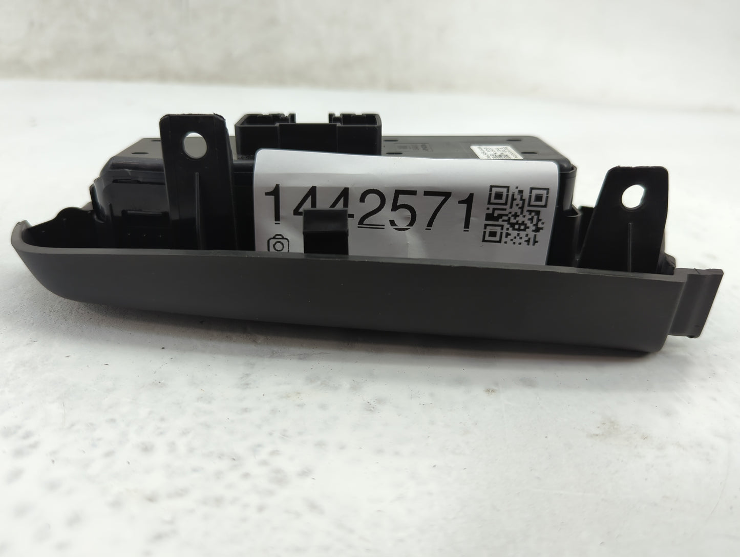 2021-2022 Chevrolet Trailblazer Master Power Window Switch Replacement Driver Side Left P/N:84513464 84513464-D1A189A Fits O