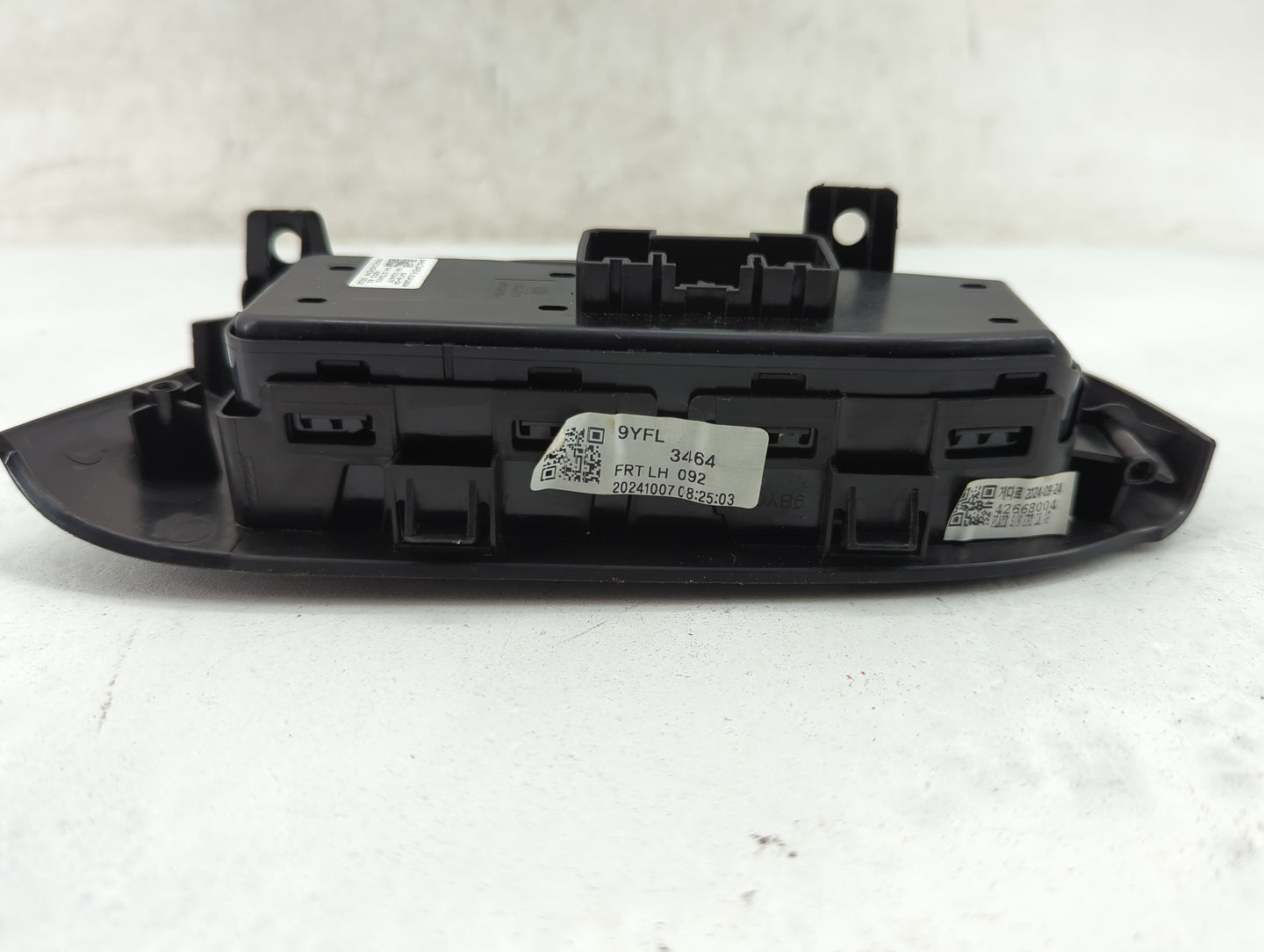 2021-2022 Chevrolet Trailblazer Master Power Window Switch Replacement Driver Side Left P/N:84513464 84513464-D1A189A Fits O