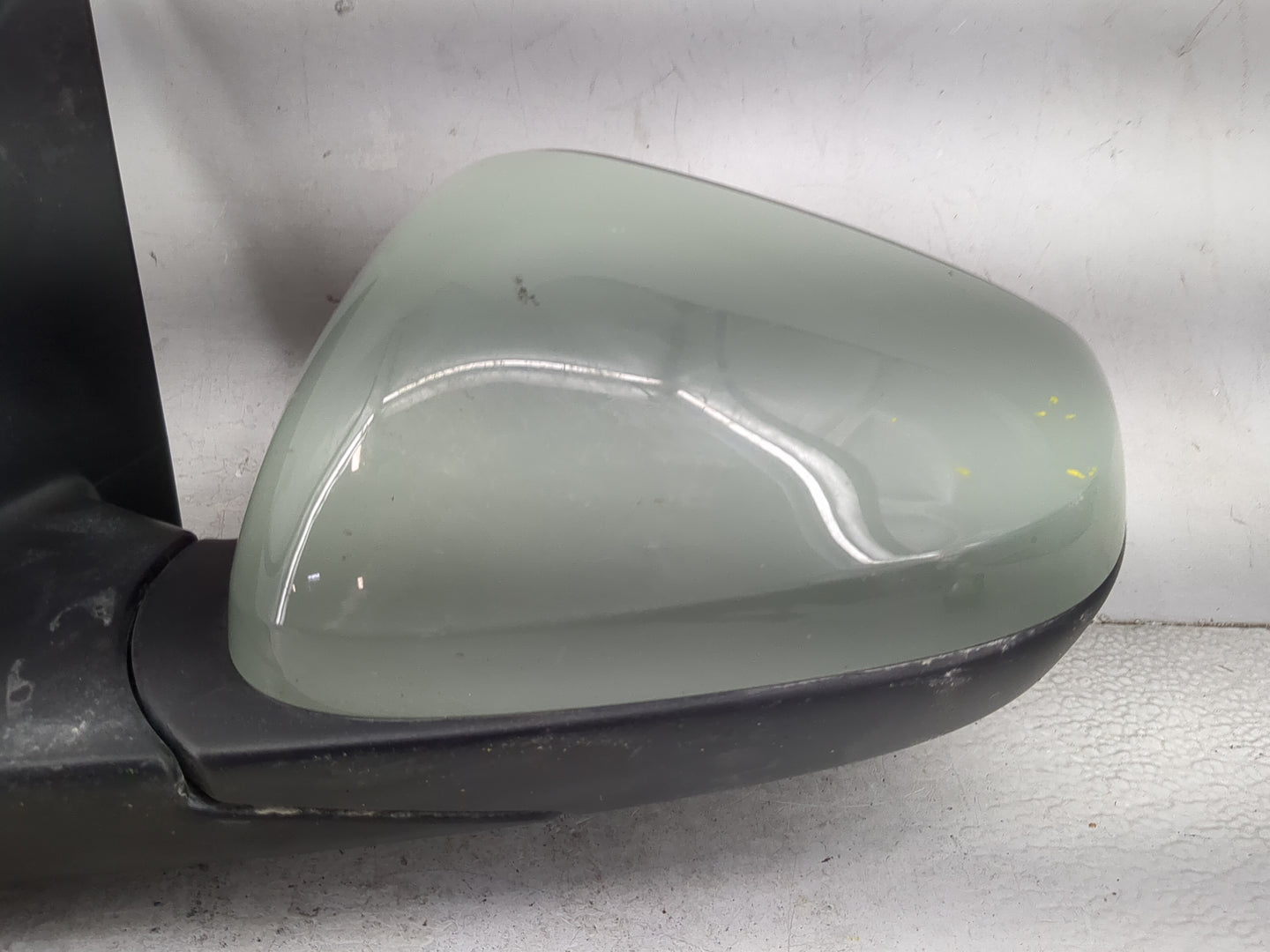 2021-2022 Chevrolet Trailblazer Driver Side View Mirror - Left Door Mirror OEM Used - Oemusedautoparts1.com