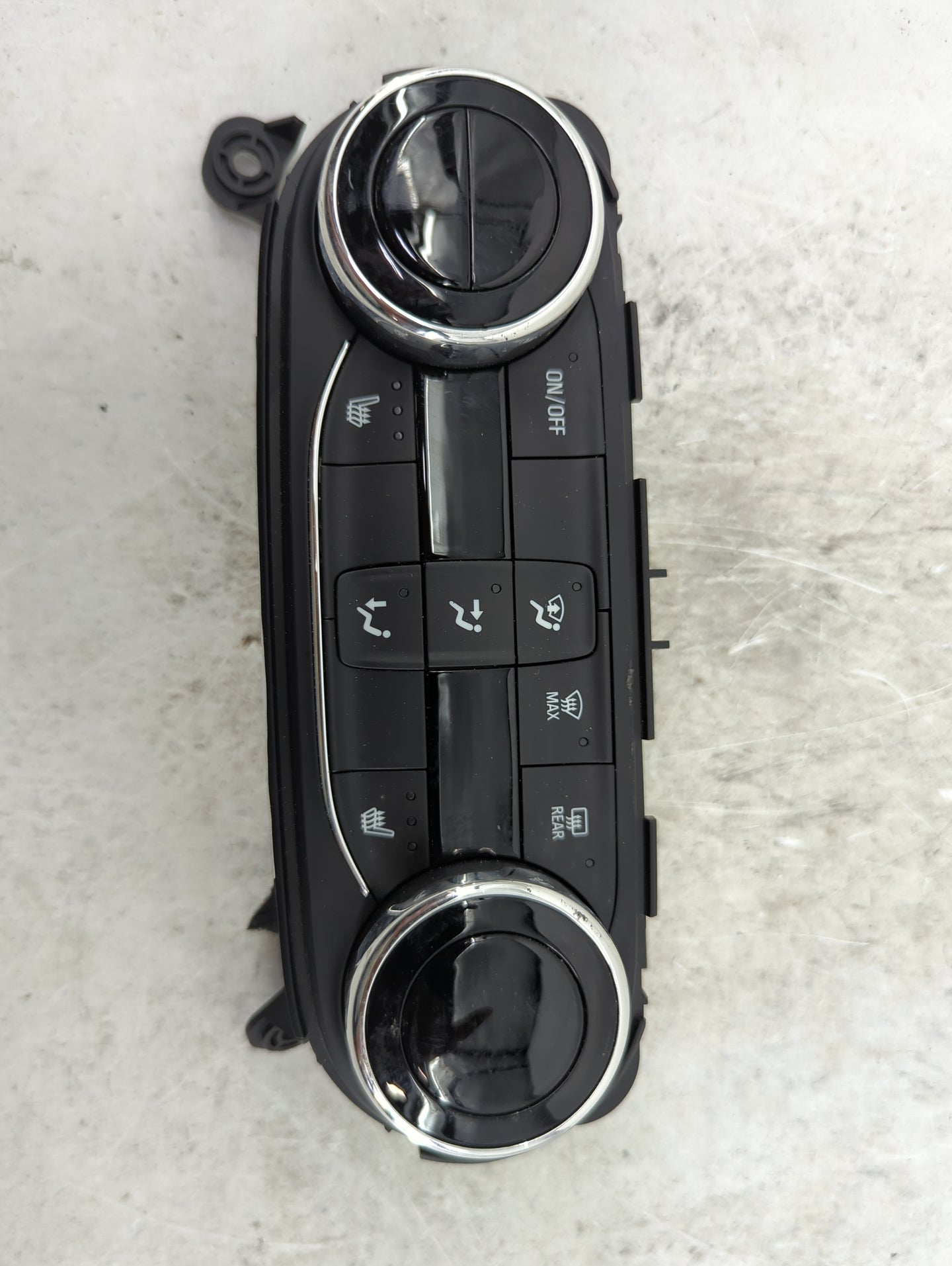 2021-2022 Chevrolet Trailblazer Climate Control Module Temperature AC/Heater Replacement P/N:42854938 737020000000X Fits OEM