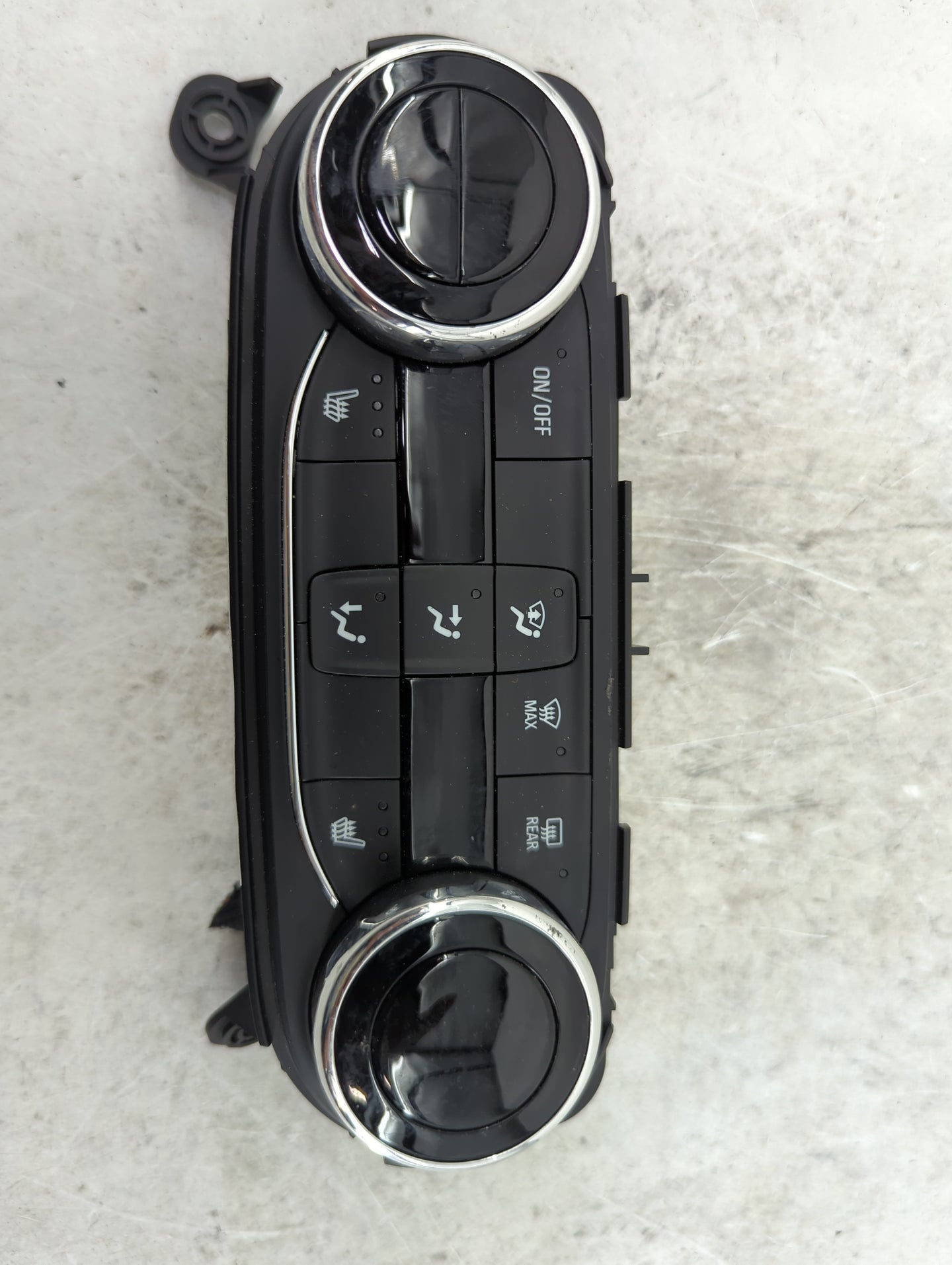 2021-2022 Chevrolet Trailblazer Climate Control Module Temperature AC/Heater Replacement P/N:42854938 737020000000X Fits OEM