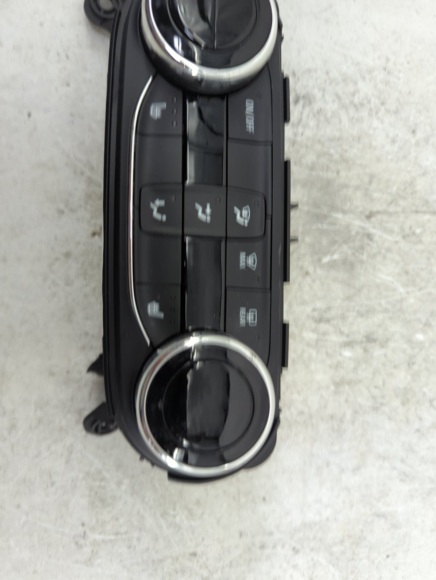 2021-2022 Chevrolet Trailblazer Climate Control Module Temperature AC/Heater Replacement P/N:42854938 737020000000X Fits OEM