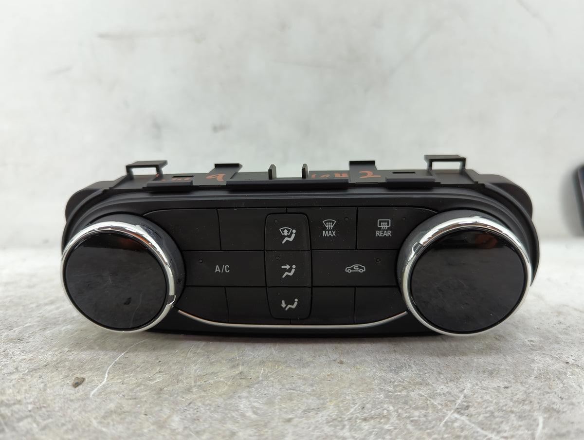 2025 Chevrolet Trailblazer Climate Control Module Temperature AC/Heater Replacement P/N:42864935 737020000000X, 545290509 Fi