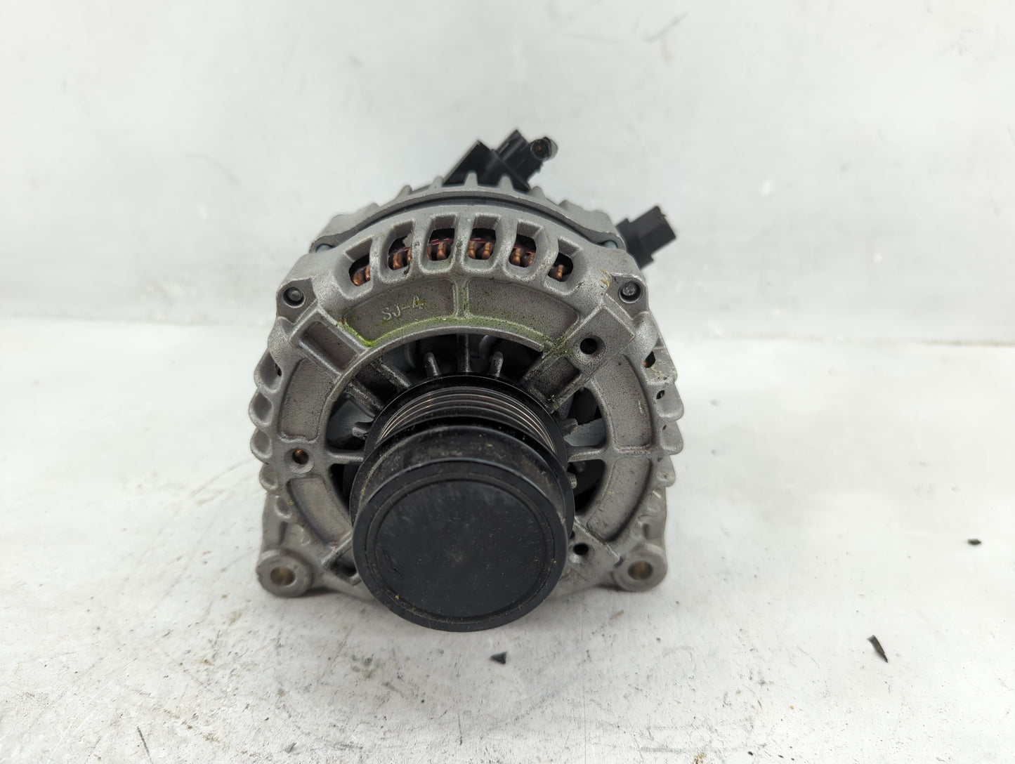 2025 Chevrolet Trax Alternator Replacement Generator Charging Assembly Engine OEM P/N:42869304 Fits OEM Used Auto Parts - Oe