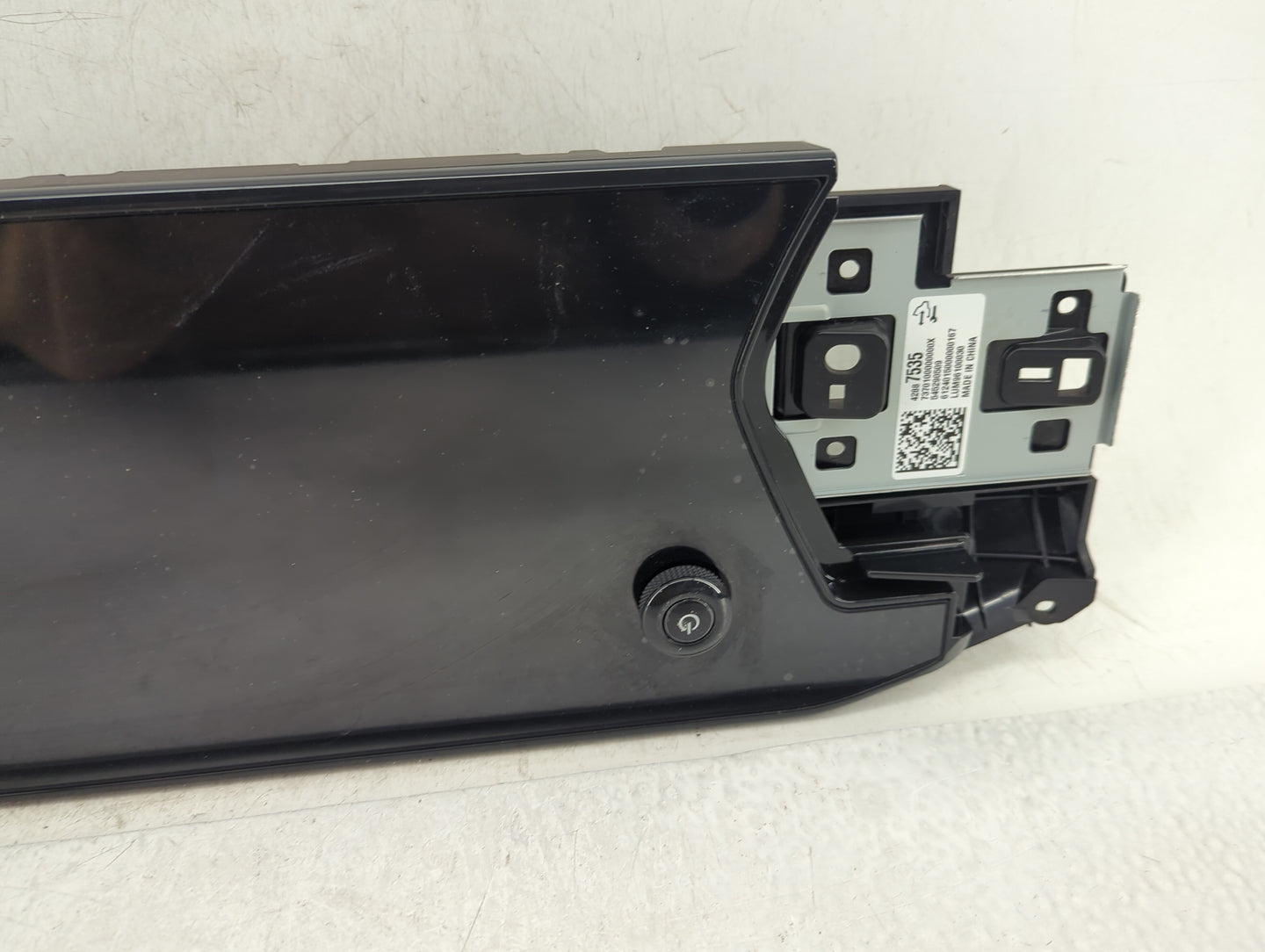 2025 Chevrolet Trax Radio AM FM Cd Player Receiver Replacement P/N:42858512 Fits OEM Used Auto Parts - Oemusedautoparts1.com