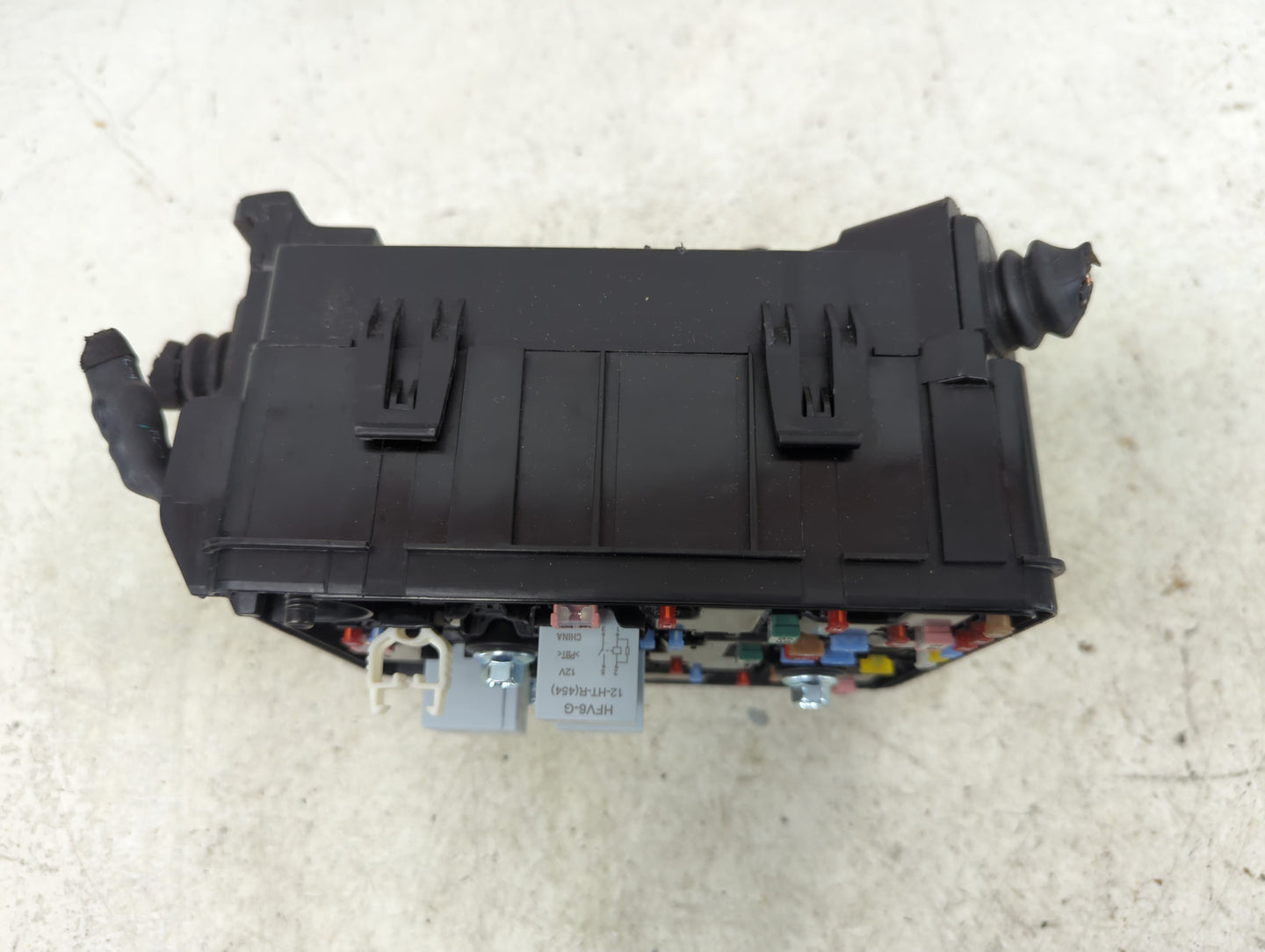2025 Chevrolet Trax Fusebox Fuse Box Panel Relay Module P/N:42887406 13598343, 13598351 Fits OEM Used Auto Parts - Oemusedau