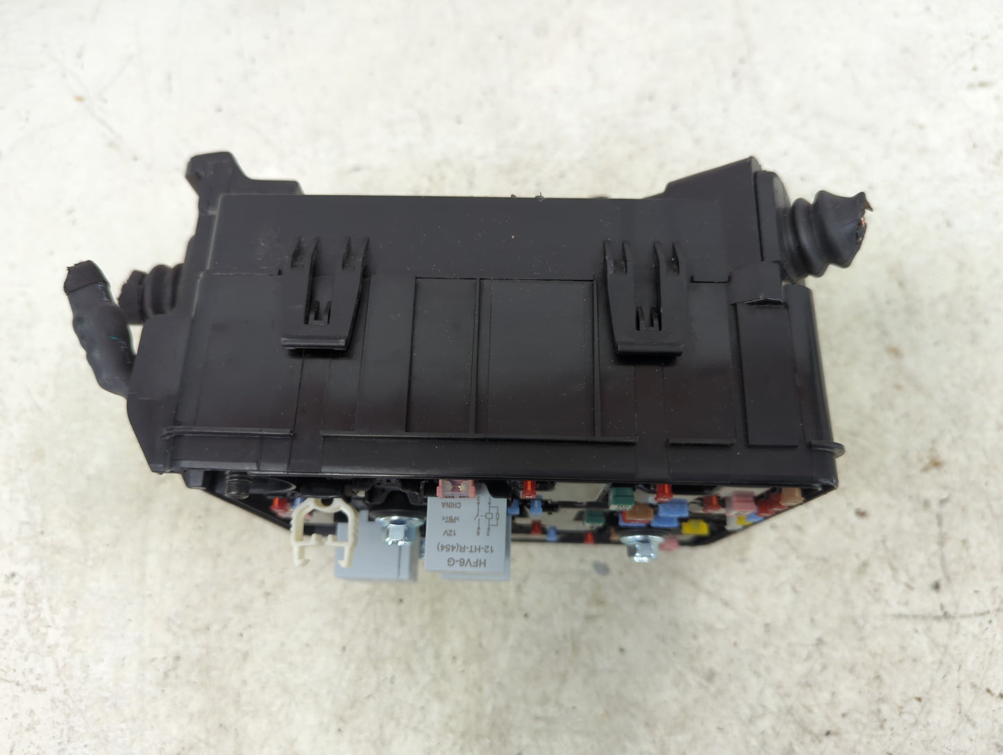 2025 Chevrolet Trax Fusebox Fuse Box Panel Relay Module P/N:42887406 13598343, 13598351 Fits OEM Used Auto Parts - Oemusedau