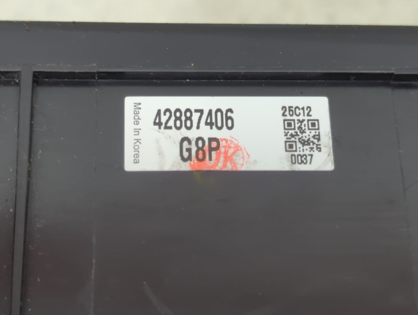 2025 Chevrolet Trax Fusebox Fuse Box Panel Relay Module P/N:42887406 13598343, 13598351 Fits OEM Used Auto Parts - Oemusedau