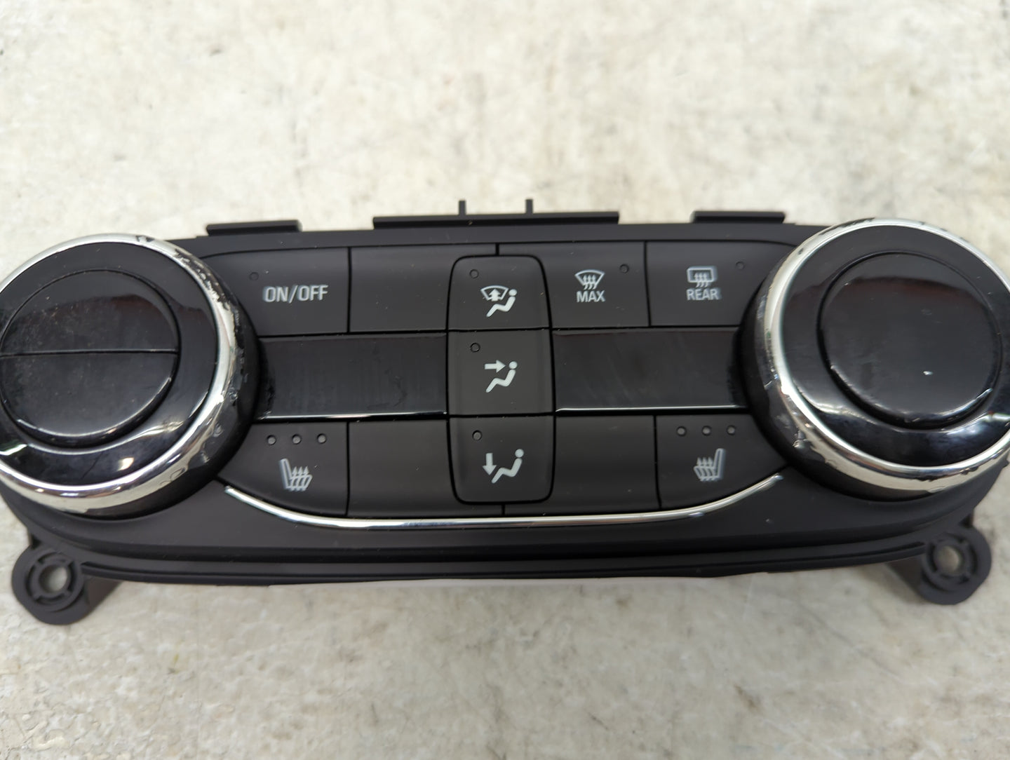 2025 Chevrolet Trax Climate Control Module Temperature AC/Heater Replacement P/N:42854938 Fits Fits 2021 2022 OEM Used Auto 