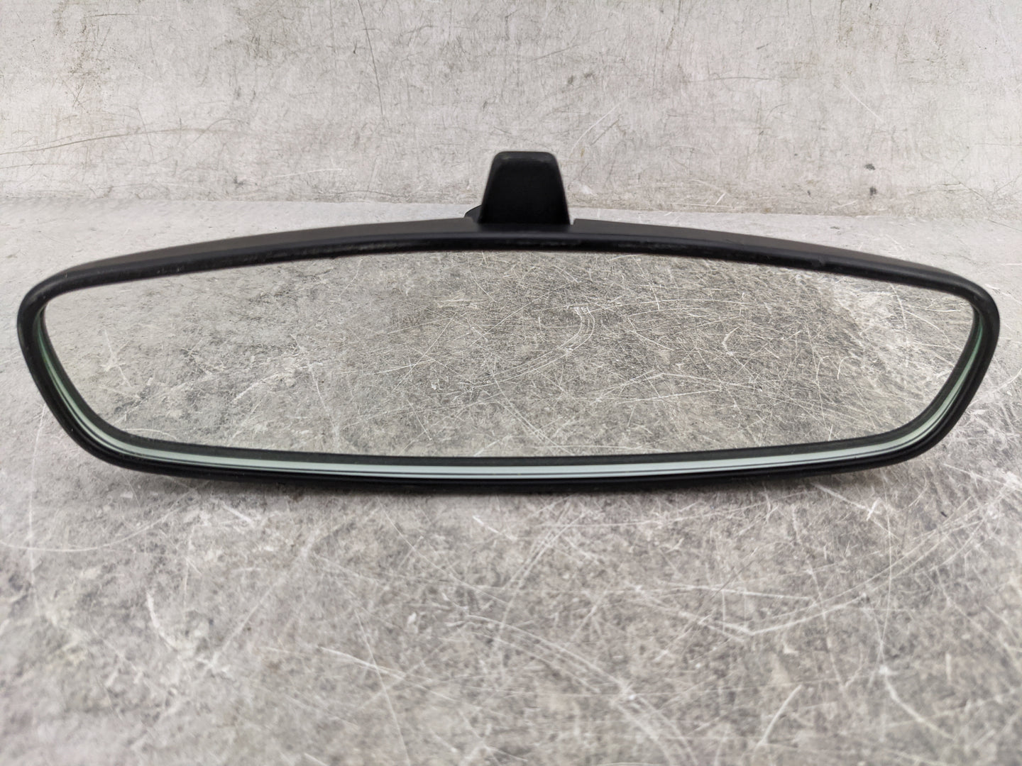 2013-2014 Chevrolet Trax Interior Rear View Mirror Replacement OEM P/N:049093 P660 Fits OEM Used Auto Parts - Oemusedautopar