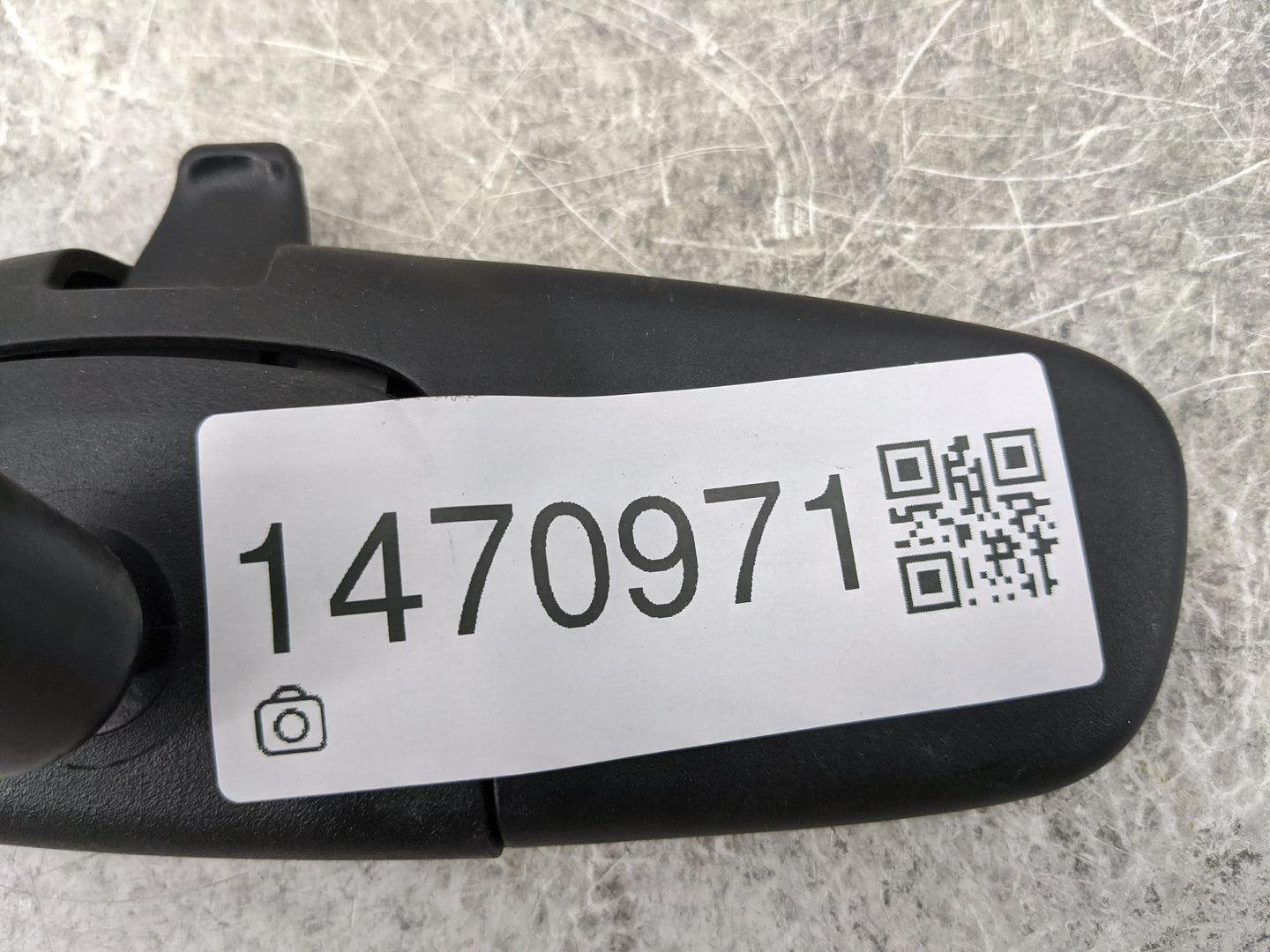 2013-2014 Chevrolet Trax Interior Rear View Mirror Replacement OEM P/N:049093 P660 Fits OEM Used Auto Parts - Oemusedautopar