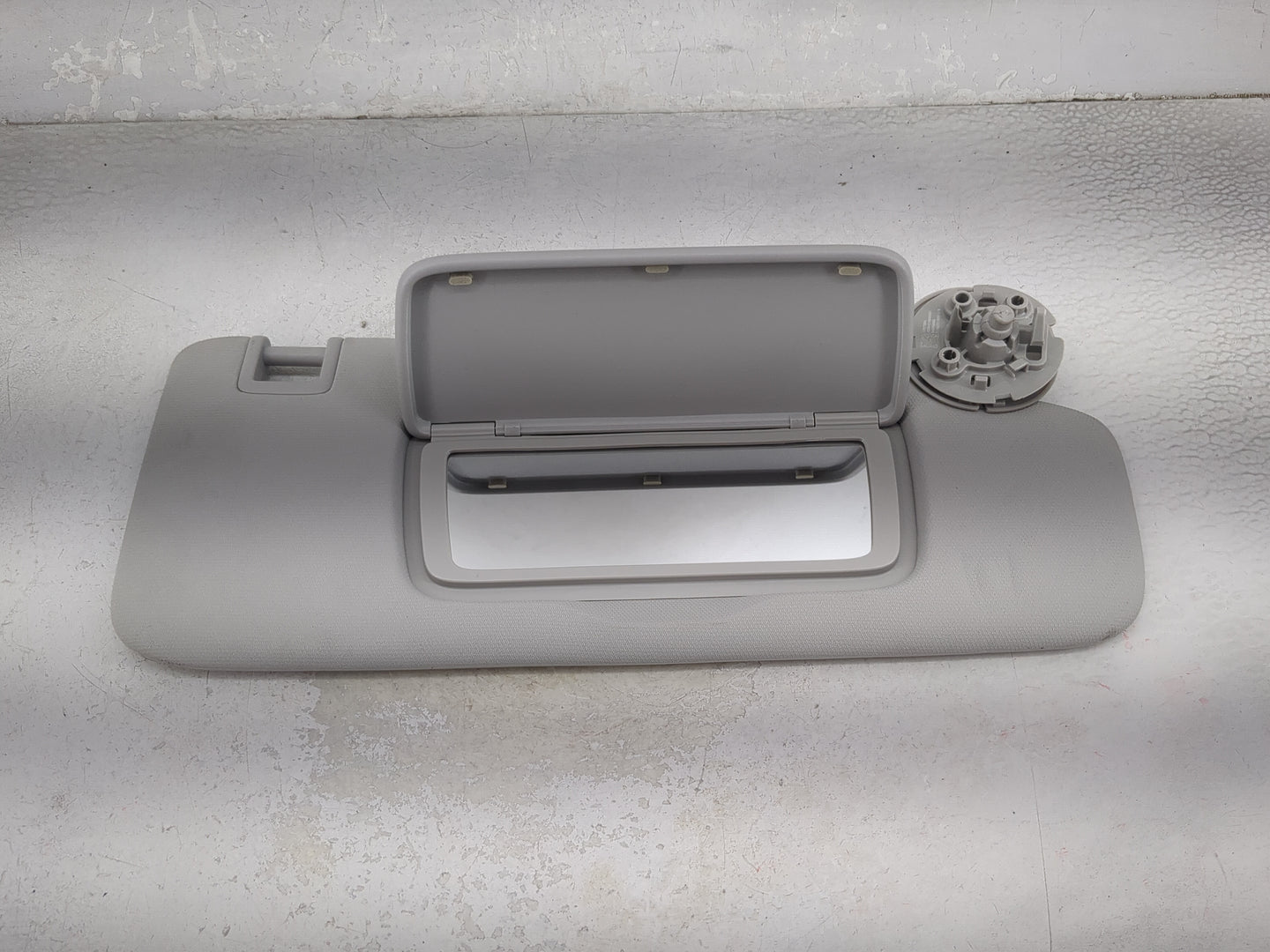 2025 Chevrolet Trax Sun Visor Shade Replacement Passenger Right Mirror Fits OEM Used Auto Parts - Oemusedautoparts1.com