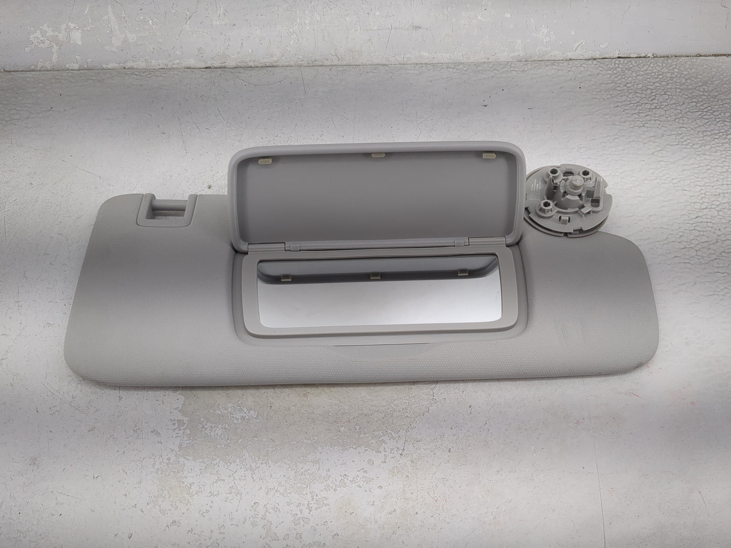 2025 Chevrolet Trax Sun Visor Shade Replacement Passenger Right Mirror Fits OEM Used Auto Parts - Oemusedautoparts1.com