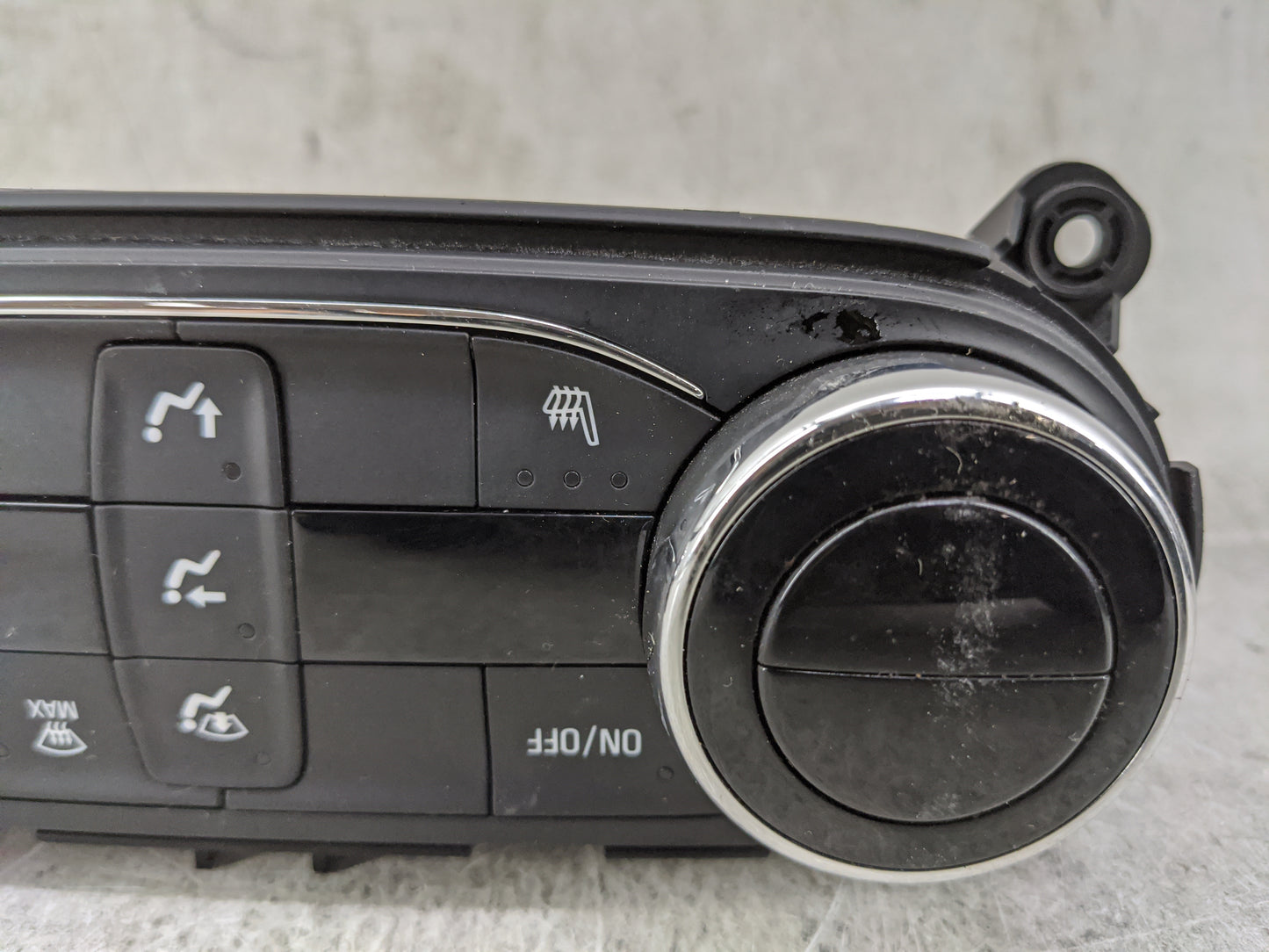 2025 Chevrolet Trax Climate Control Module Temperature AC/Heater Replacement P/N:42854938 7370200000000X Fits Fits 2021 2022