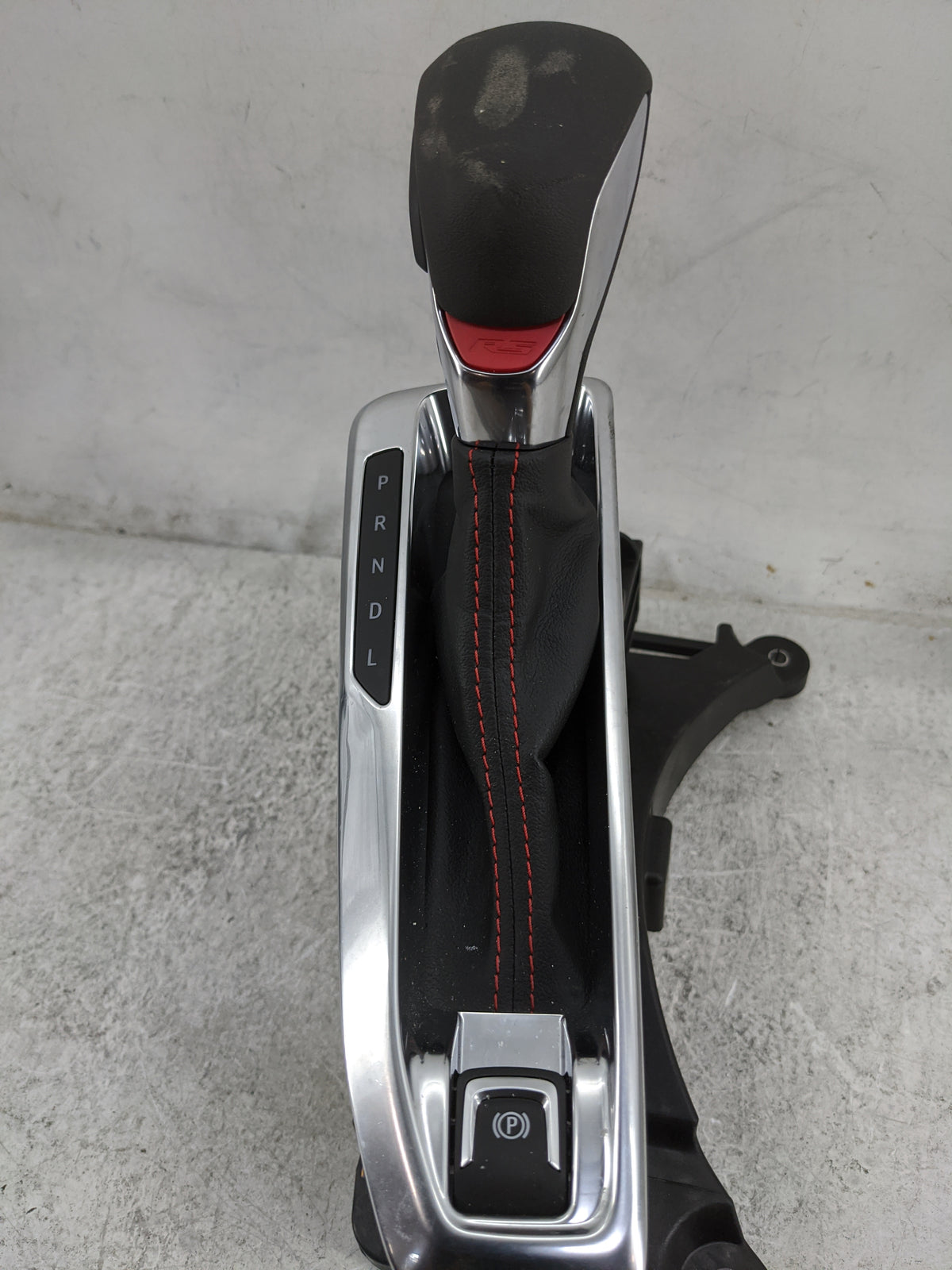 2025 Chevrolet Trax Floor Console Assembly Shifter Black - Oemusedautoparts1.com