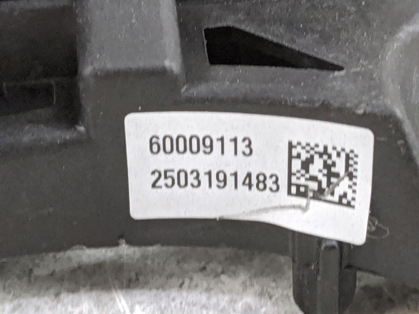2025 Chevrolet Trax Floor Console Assembly Shifter Black - Oemusedautoparts1.com