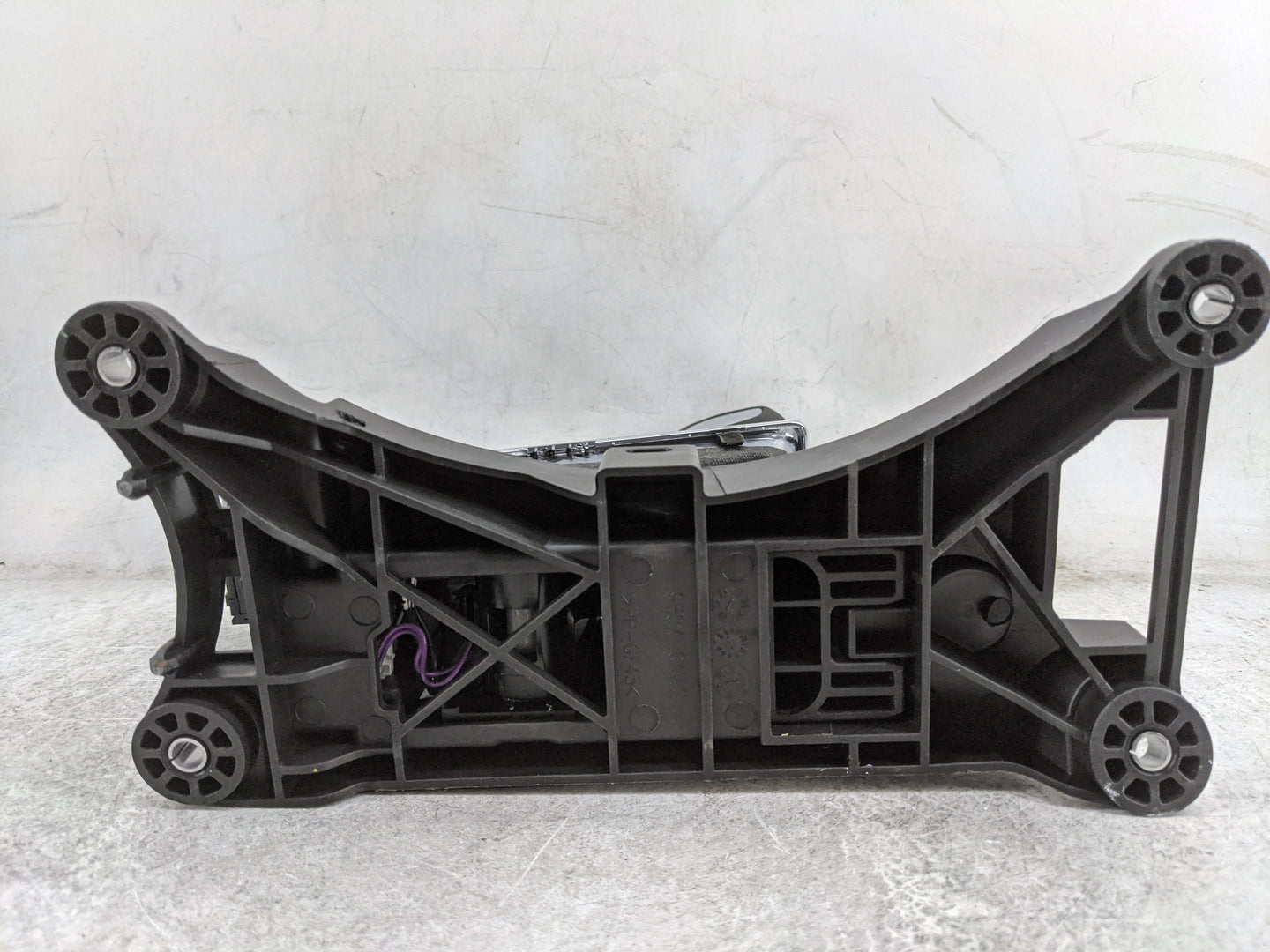 2025 Chevrolet Trax Floor Console Assembly Shifter Black - Oemusedautoparts1.com