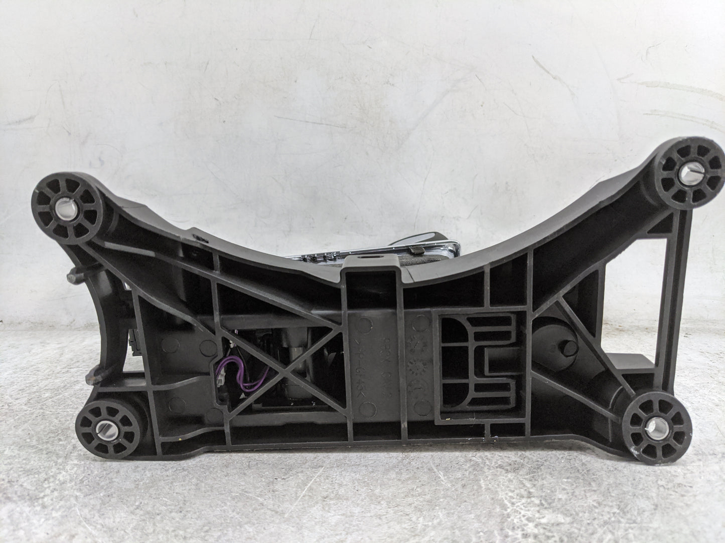 2025 Chevrolet Trax Floor Console Assembly Shifter Black - Oemusedautoparts1.com
