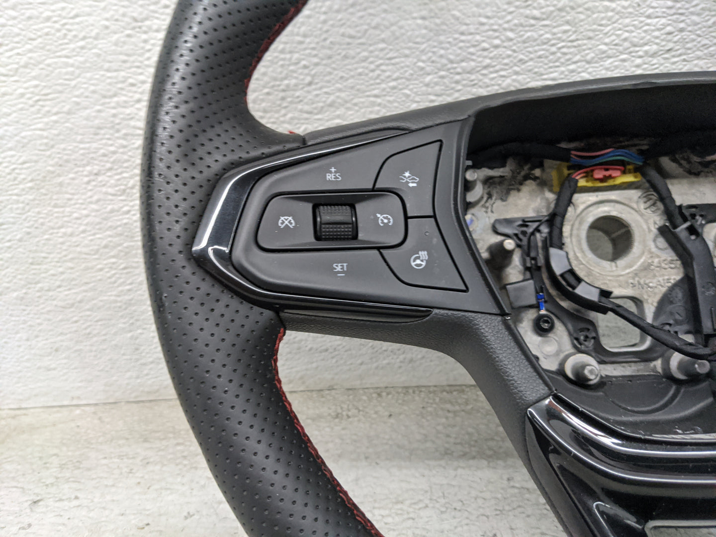2025 Chevrolet Trax Steering Wheel Oem Black - Oemusedautoparts1.com