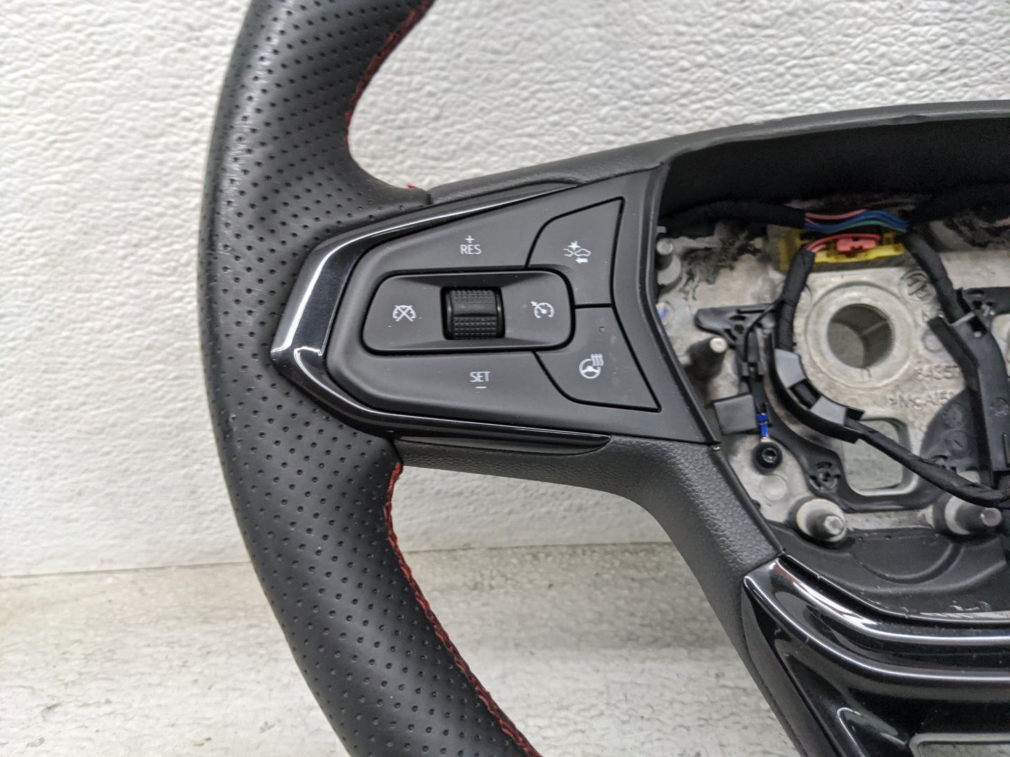 2025 Chevrolet Trax Steering Wheel Oem Black - Oemusedautoparts1.com
