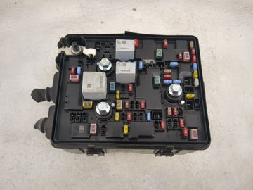 2025 Chevrolet Trax Fusebox Fuse Box Panel Relay Module P/N:13598343 13598351, 42887406 Fits OEM Used Auto Parts - Oemusedau