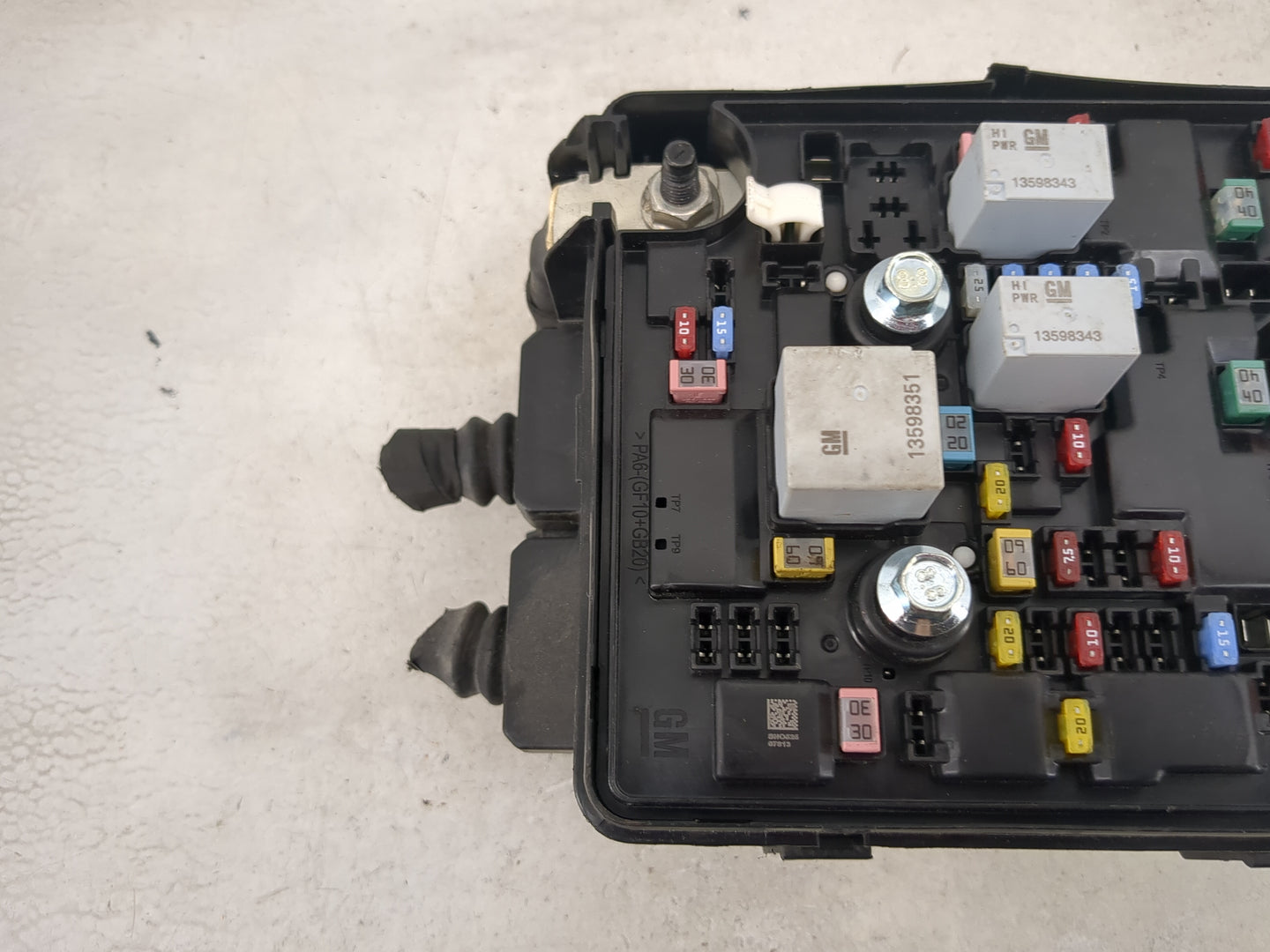 2025 Chevrolet Trax Fusebox Fuse Box Panel Relay Module P/N:13598343 13598351, 42887406 Fits OEM Used Auto Parts - Oemusedau