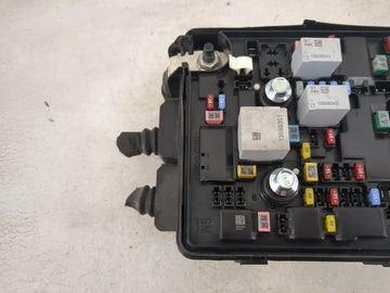 2025 Chevrolet Trax Fusebox Fuse Box Panel Relay Module P/N:13598343 13598351, 42887406 Fits OEM Used Auto Parts