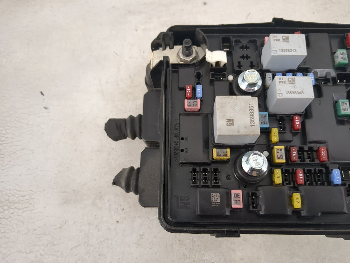 2025 Chevrolet Trax Fusebox Fuse Box Panel Relay Module P/N:13598343 13598351, 42887406 Fits OEM Used Auto Parts - Oemusedau