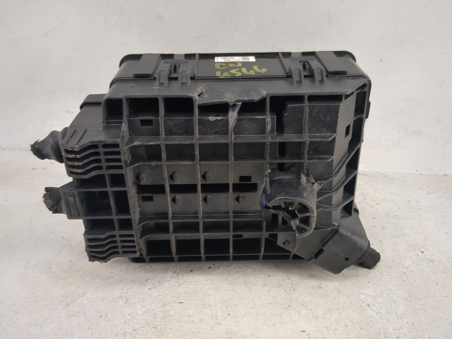 2025 Chevrolet Trax Fusebox Fuse Box Panel Relay Module P/N:13598343 13598351, 42887406 Fits OEM Used Auto Parts - Oemusedau