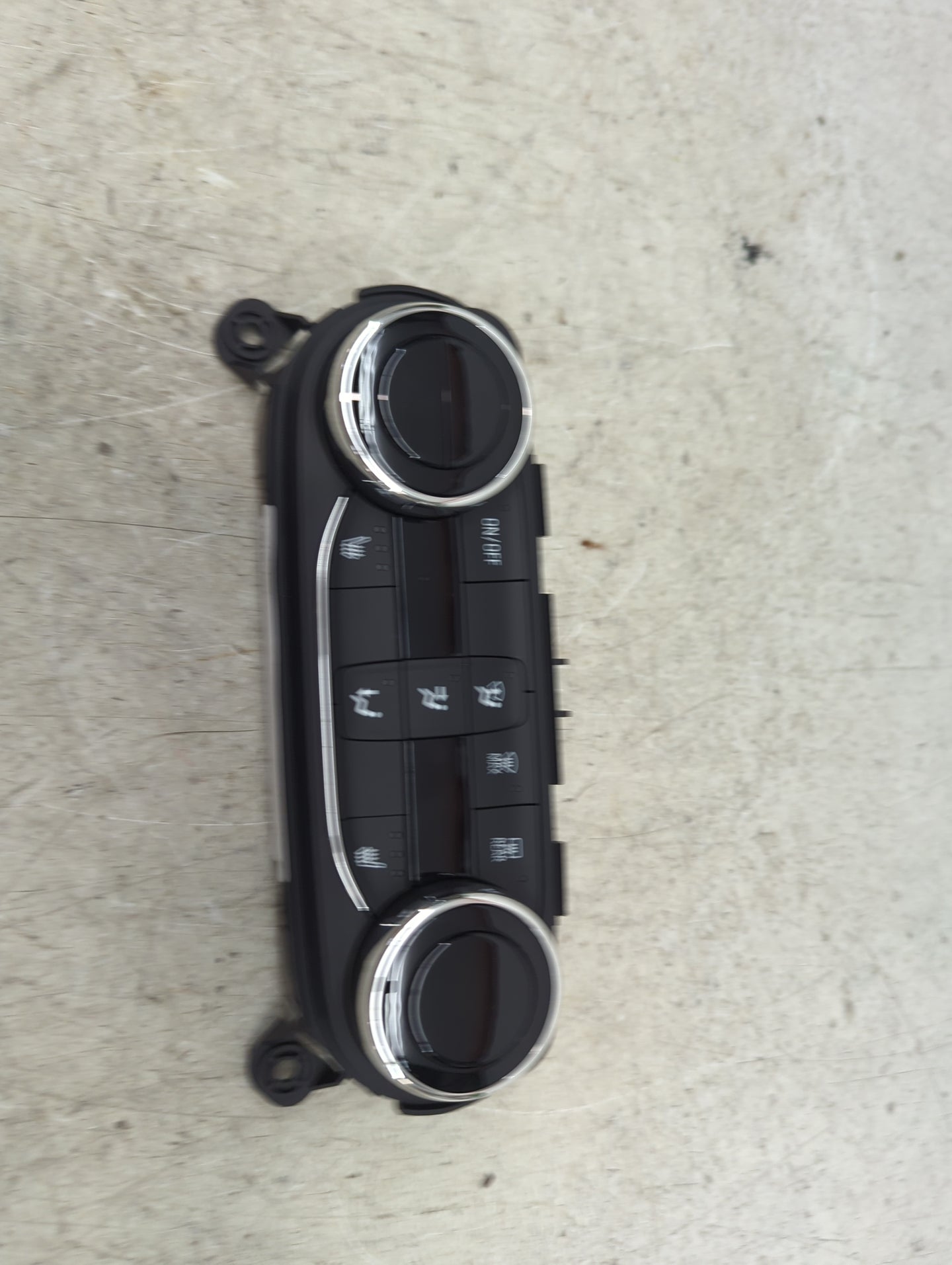 2025 Chevrolet Trax Climate Control Module Temperature AC/Heater Replacement P/N:42854938 737020000000X Fits Fits 2021 2022 