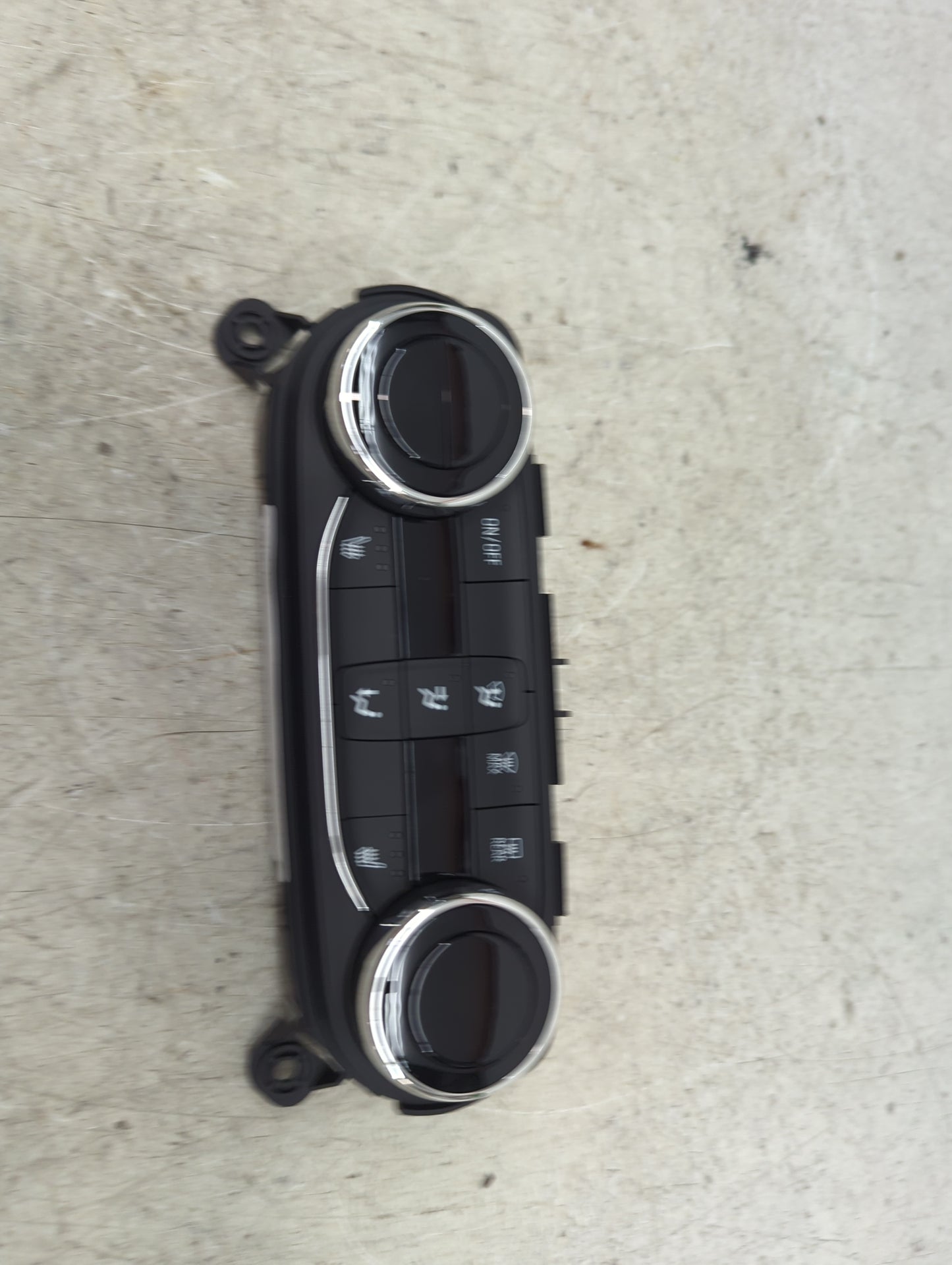 2025 Chevrolet Trax Climate Control Module Temperature AC/Heater Replacement P/N:42854938 737020000000X Fits Fits 2021 2022 