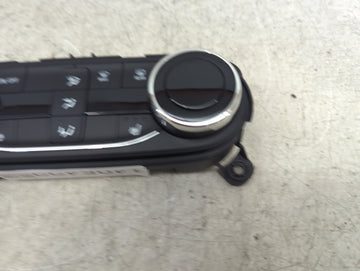 2025 Chevrolet Trax Climate Control Module Temperature AC/Heater Replacement P/N:42854938 737020000000X Fits Fits 2021 2022 OEM Used Auto Parts