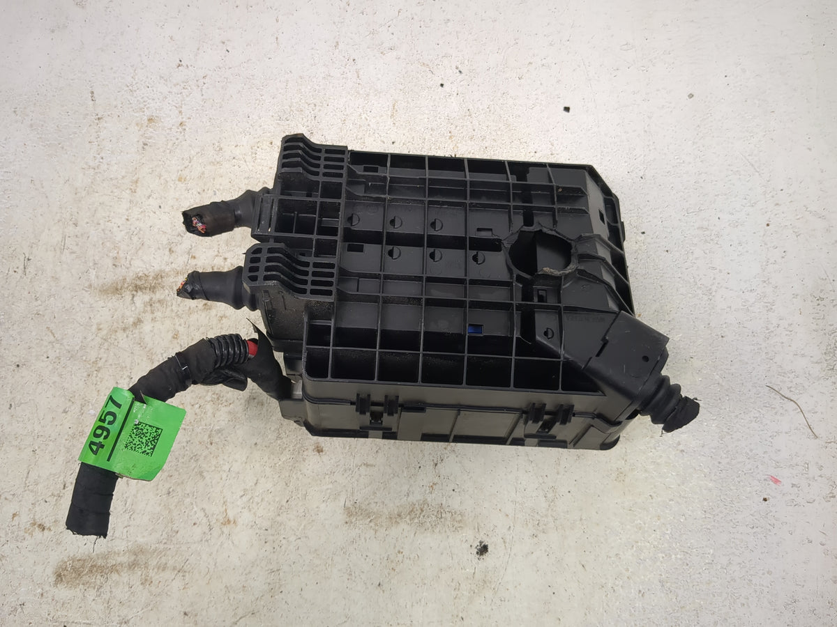 2024-2025 Chevrolet Trax Fusebox Fuse Box Panel Relay Module P/N:42887406 Fits Fits 2024 2025 OEM Used Auto Parts - Oemuseda