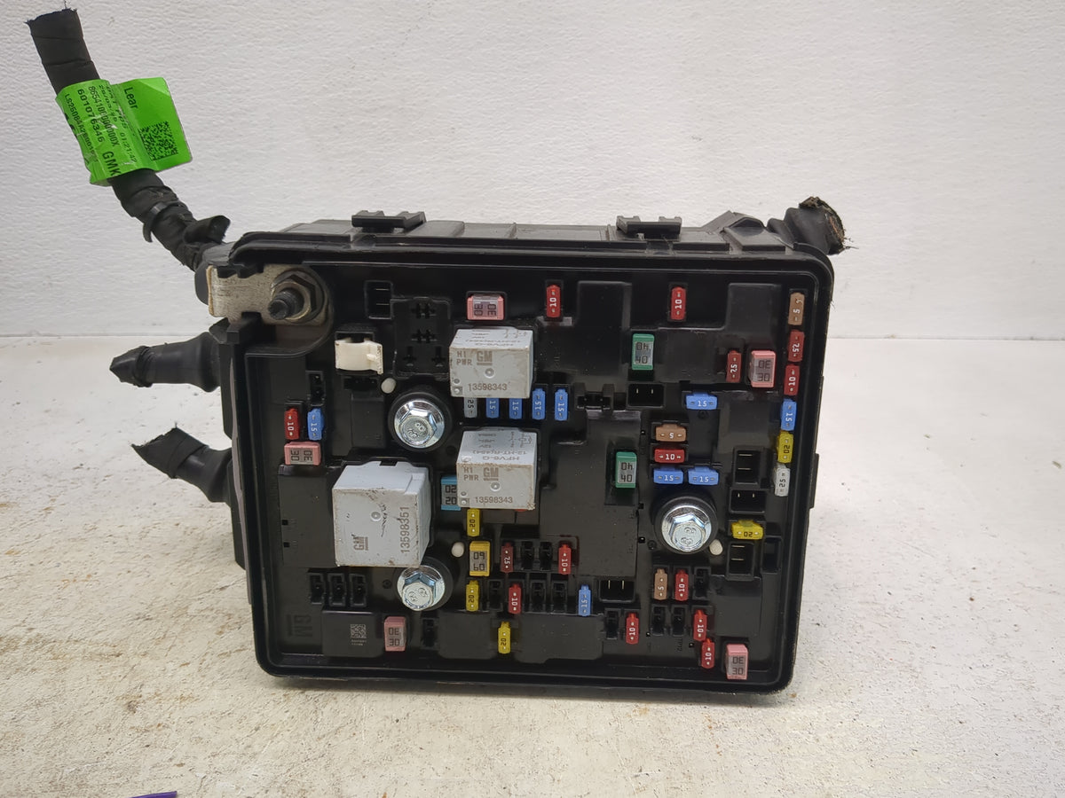 2024-2025 Chevrolet Trax Fusebox Fuse Box Panel Relay Module P/N:42887406 Fits Fits 2024 2025 OEM Used Auto Parts - Oemuseda