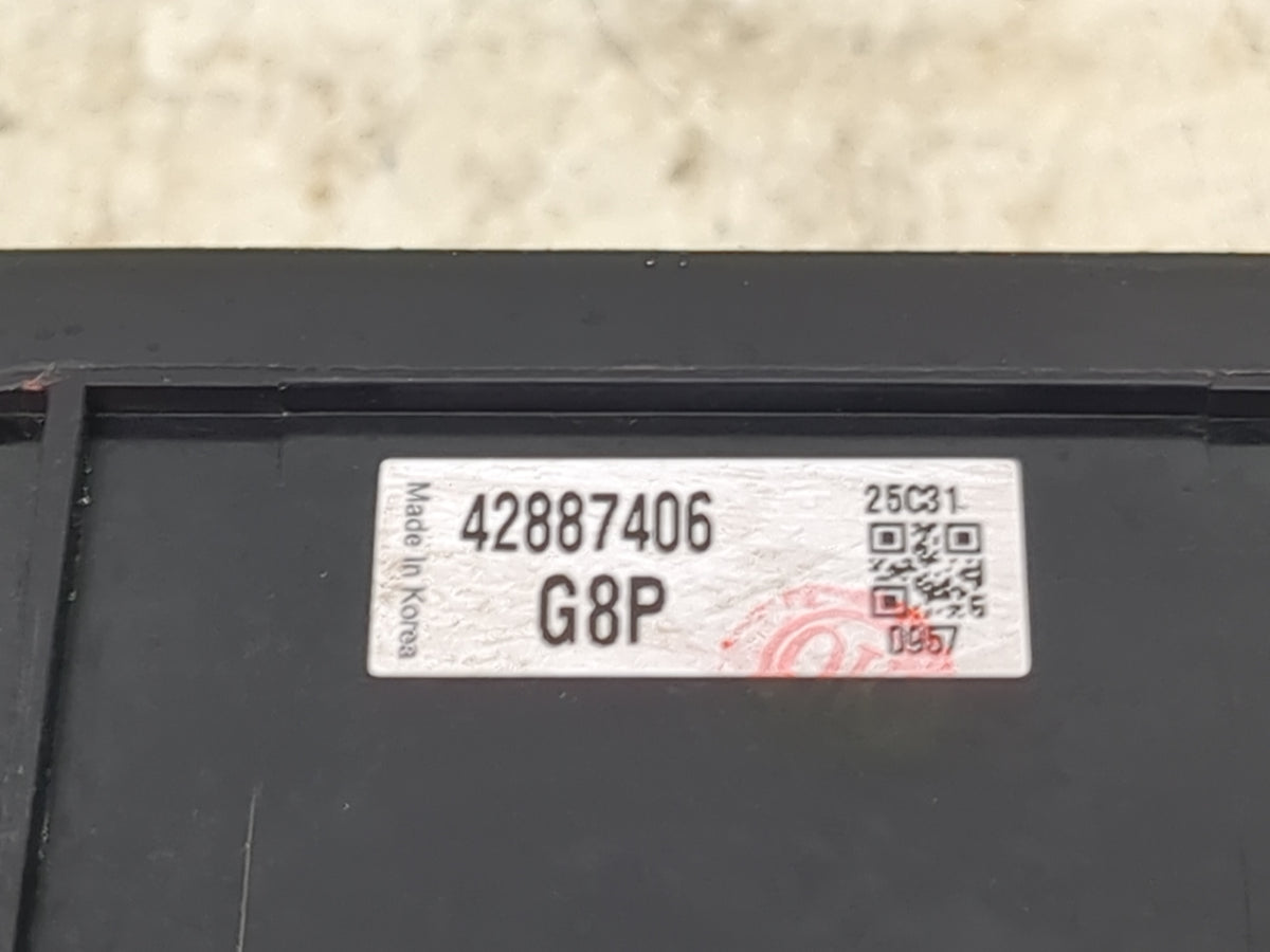 2024-2025 Chevrolet Trax Fusebox Fuse Box Panel Relay Module P/N:42887406 Fits Fits 2024 2025 OEM Used Auto Parts - Oemuseda