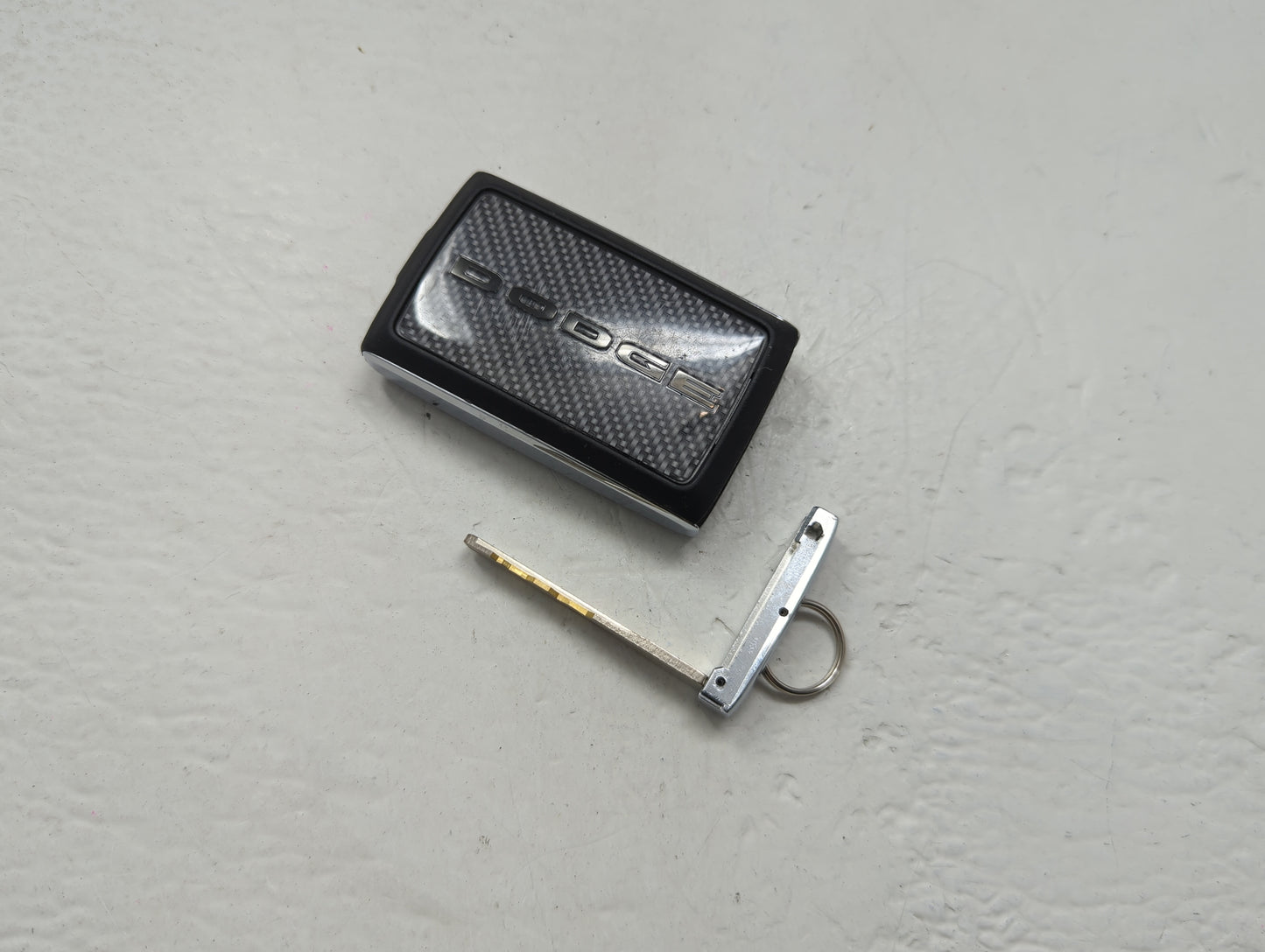 Dodge Charger Keyless Entry Remote Fob 2BAHD-KFW1 68575201 AA-AD 5 buttons - Oemusedautoparts1.com