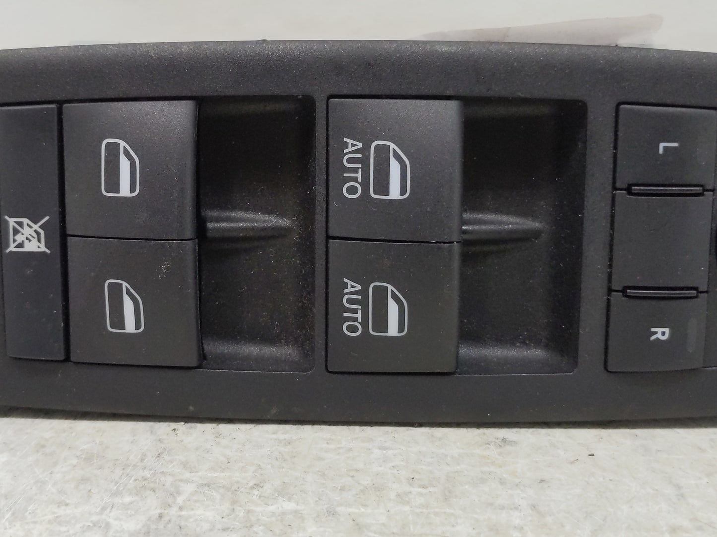 2025 Dodge Durango Master Power Window Switch Replacement Driver Side Left P/N:68590590AA Fits OEM Used Auto Parts - Oemused