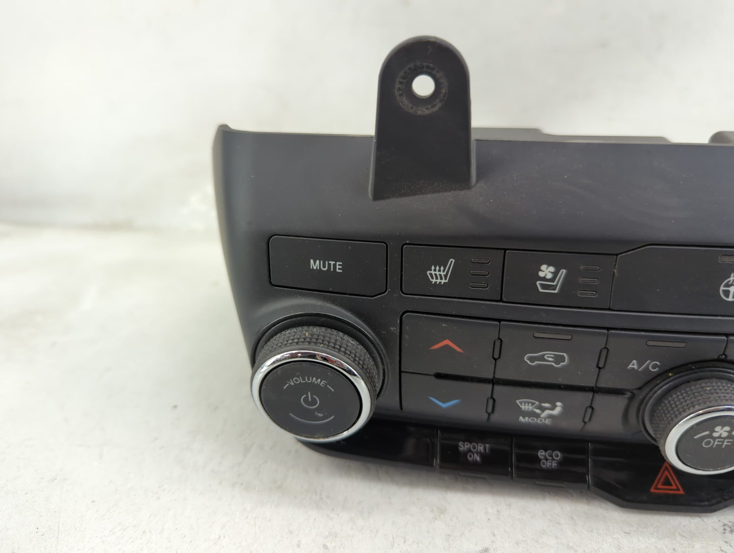 2025 Dodge Durango Climate Control Module Temperature AC/Heater Replacement P/N:P68465673AC Fits OEM Used Auto Parts - Oemus