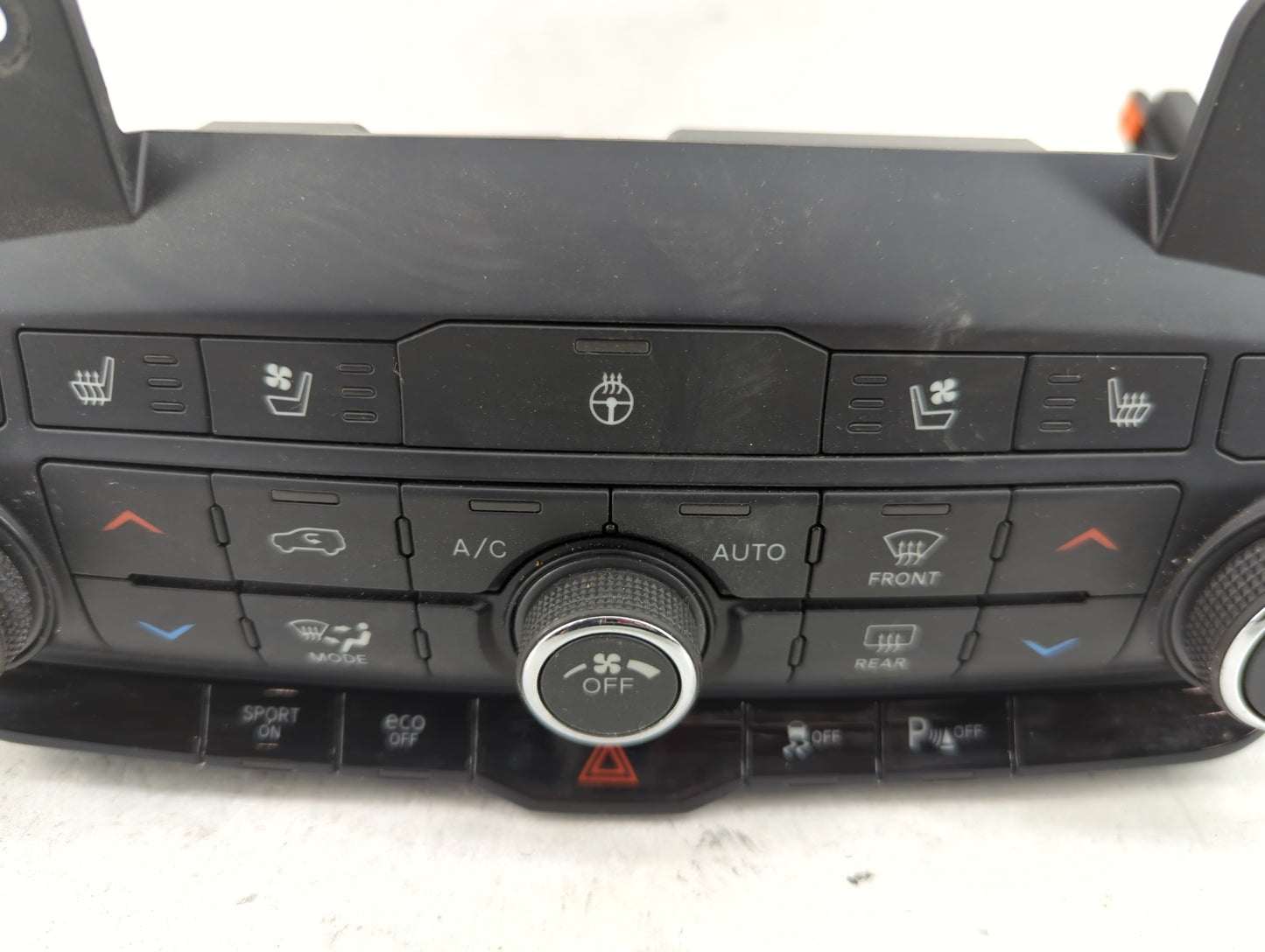 2025 Dodge Durango Climate Control Module Temperature AC/Heater Replacement P/N:P68465673AC Fits OEM Used Auto Parts - Oemus
